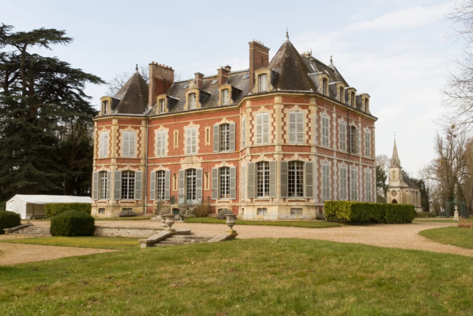 Château XVIIIe, sa chapelle et son parc enchanteur