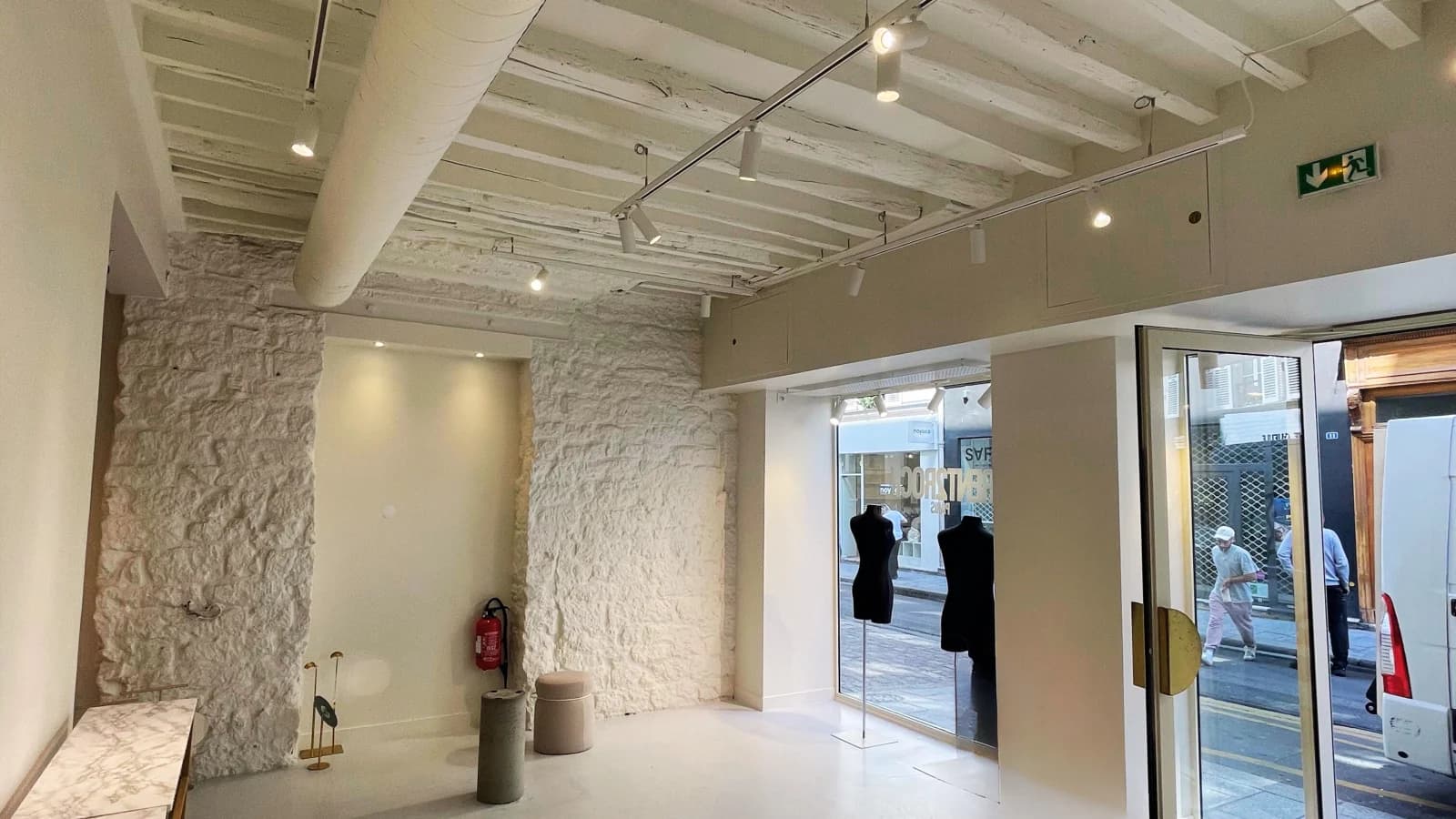 Space Charming Pop Up in the Marais - 2