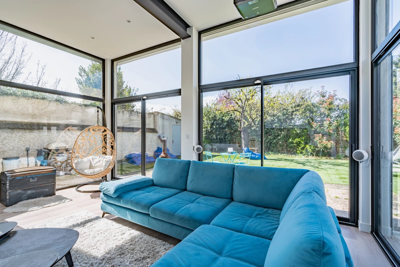 Living room in Classy, modern and warm house, garden - 1