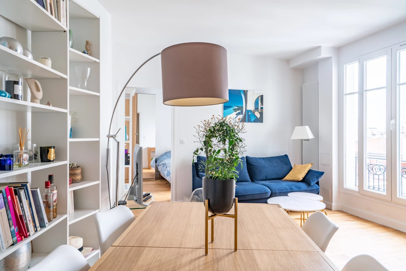 Salon dans Appartement Arts Déco, une élégance intemporelle - 1