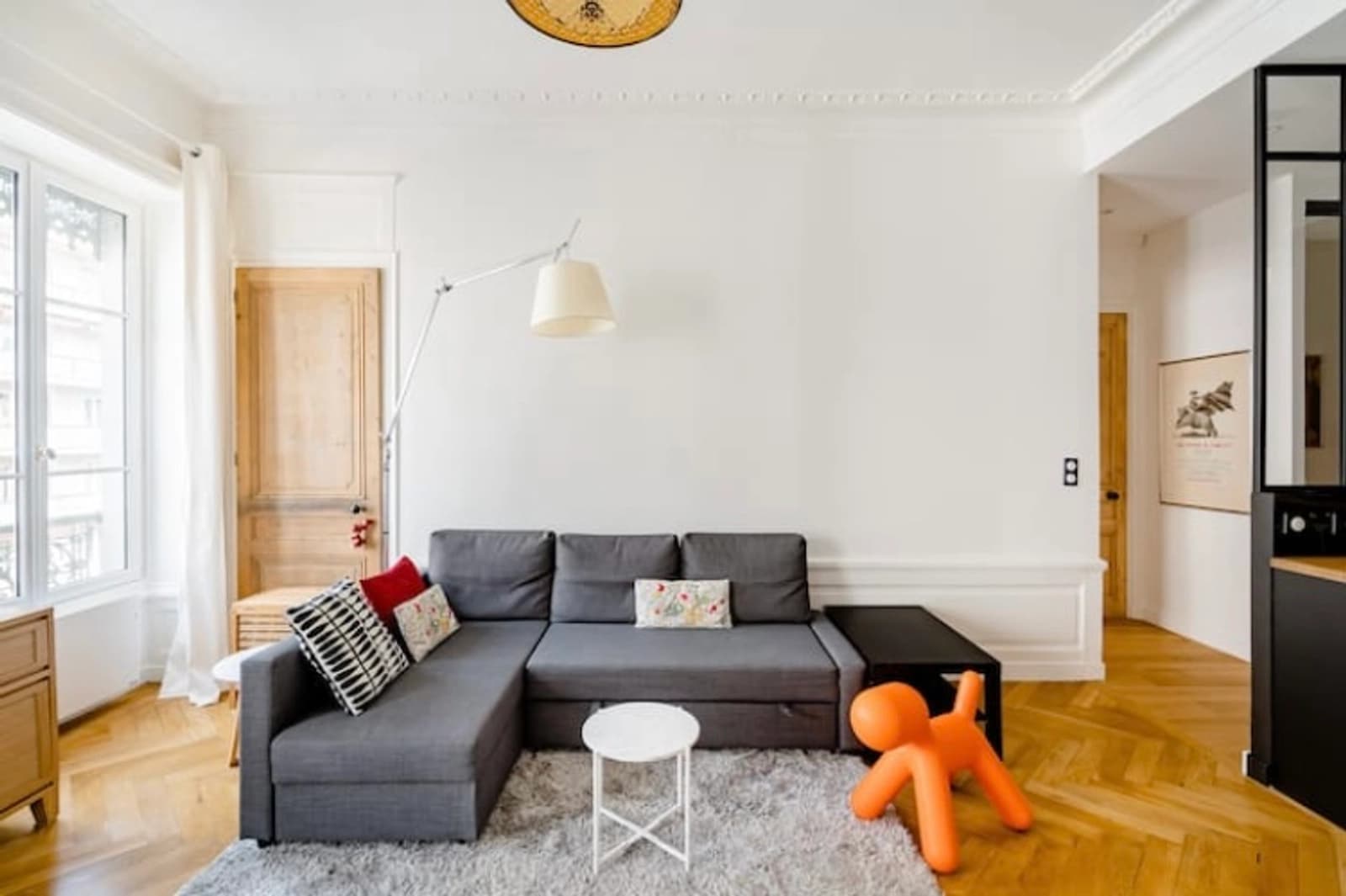 Living room in Hausmann apartment in the heart of the Brotteaux district - 1