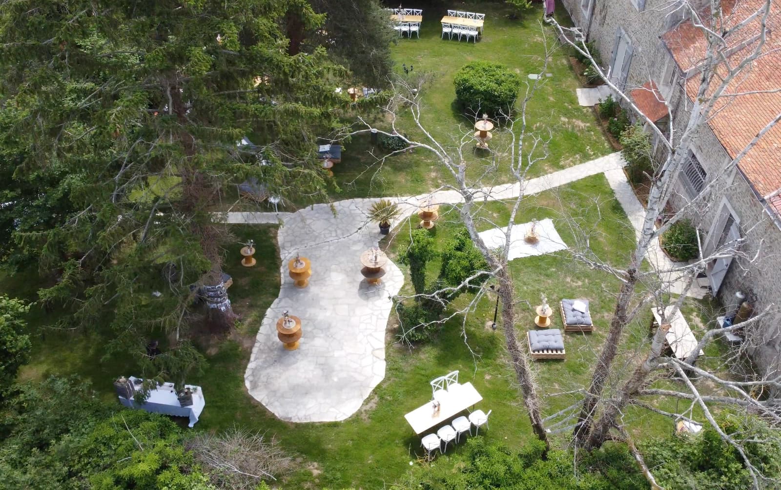 Espace Cadre champêtre pour des échanges "comme à la maison" - 1