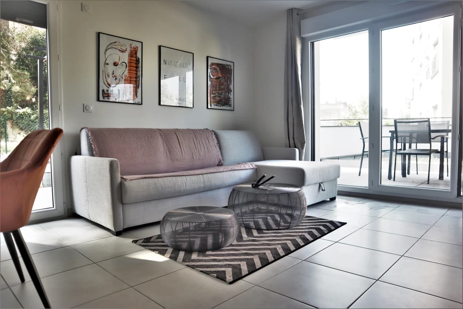 Living room in The "M" Suite - 1