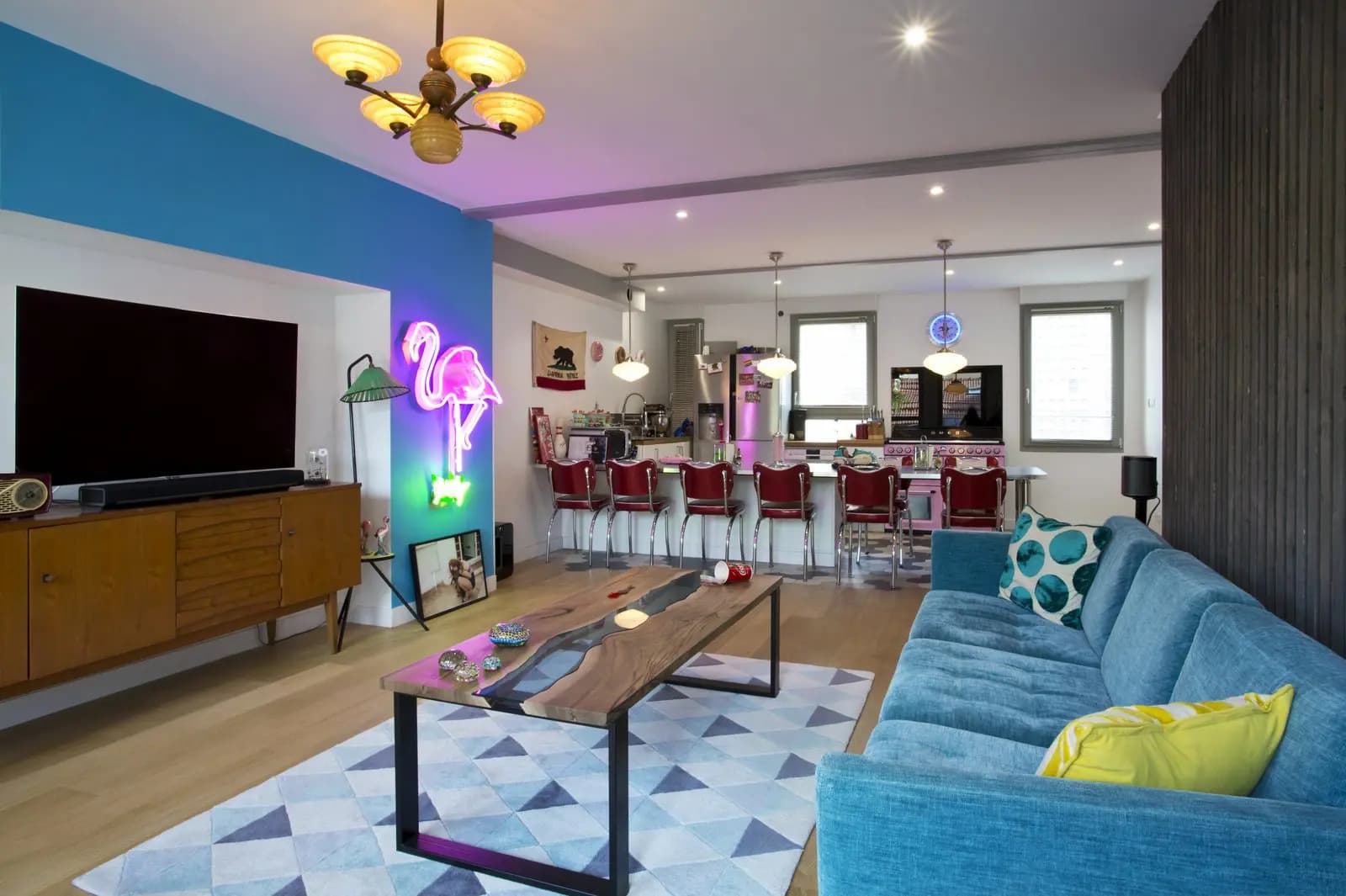 Living room in Retro US diner apartment with terrace - 1