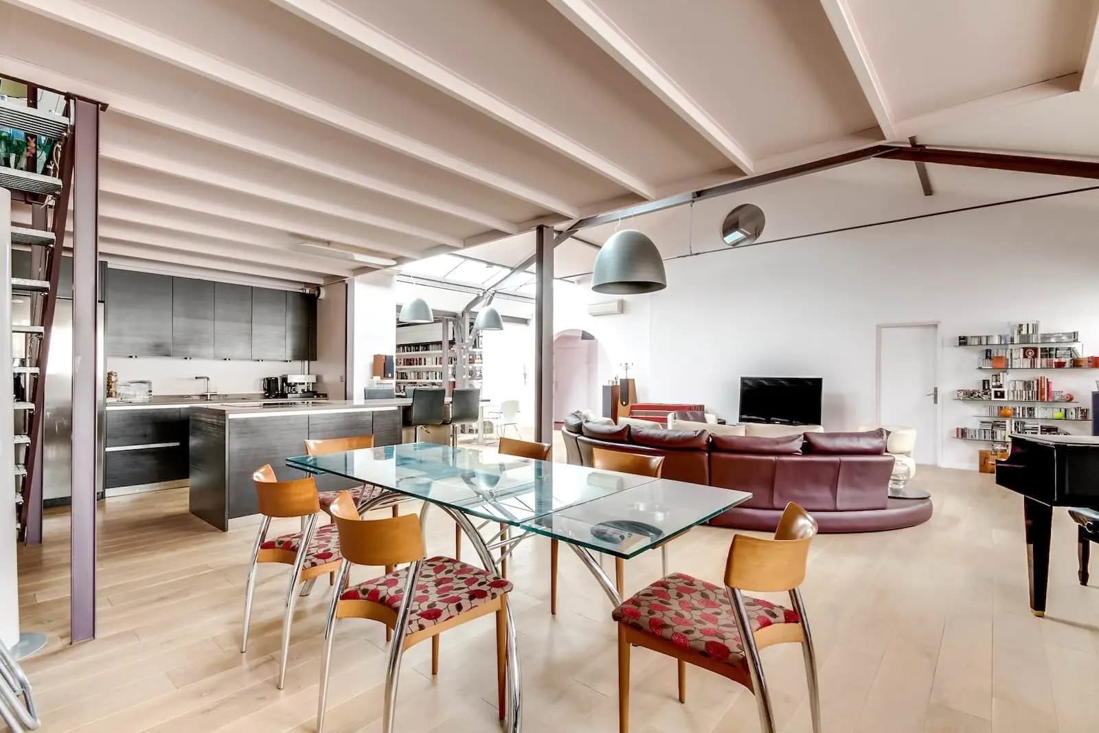 Meeting room in Large industrial loft, very well renovated - 1