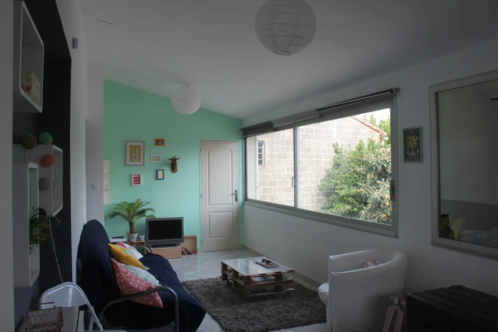 Living room in Bright, quiet and easy to reach - 1