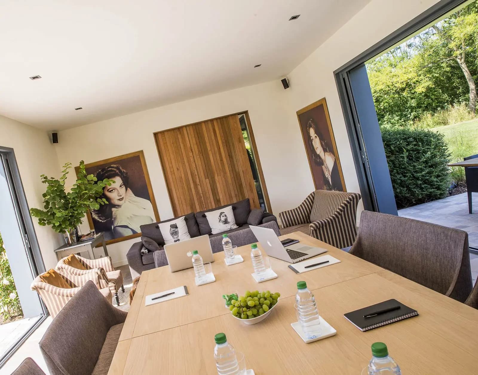 Meeting room in A private home in Normandy dedicated to work and reflection - 1