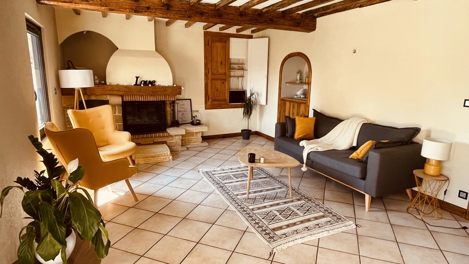 Living room in Charming stone house in a small village - 1