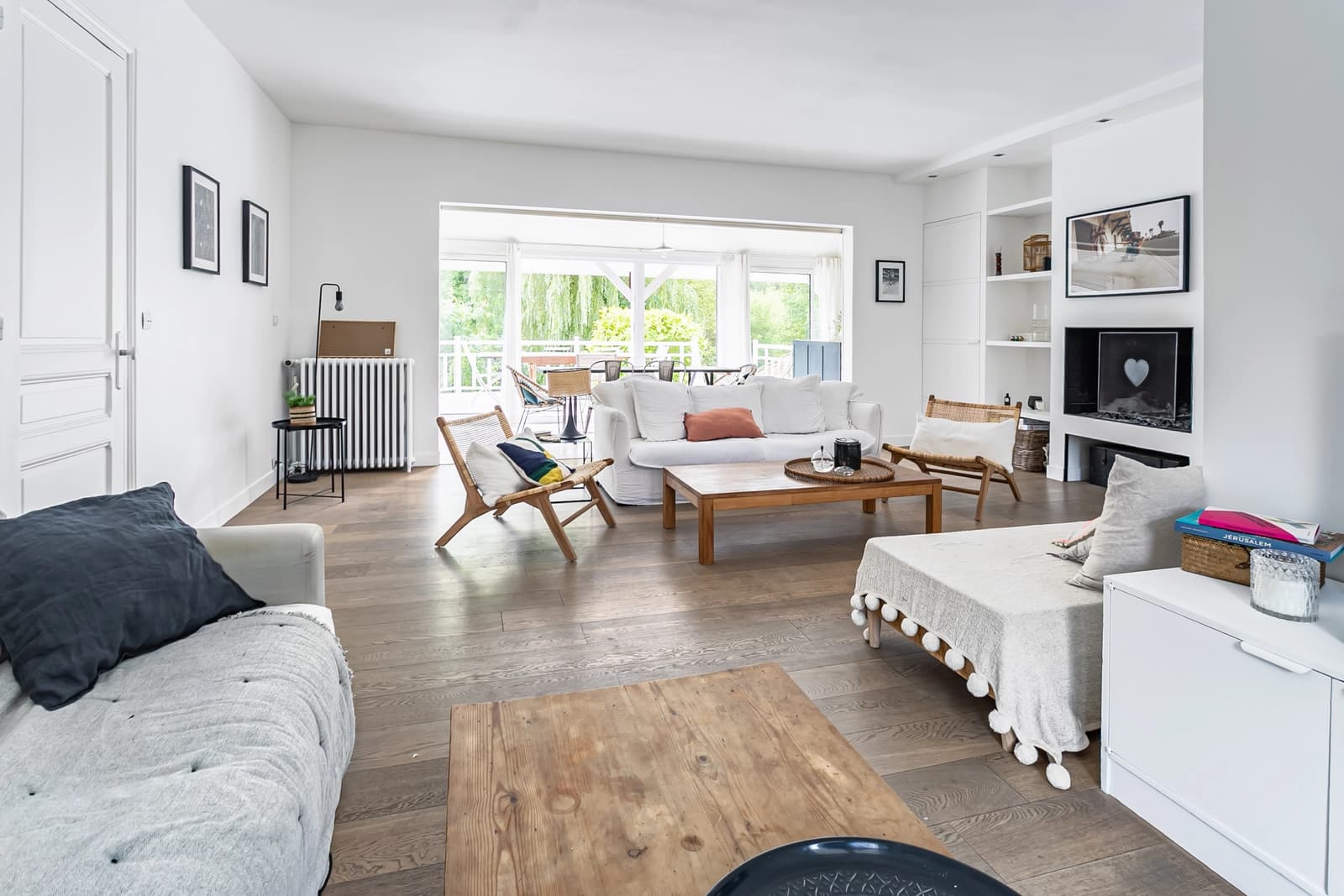 Living room in House, swimming pool, sauna and tennis court on private island - 1