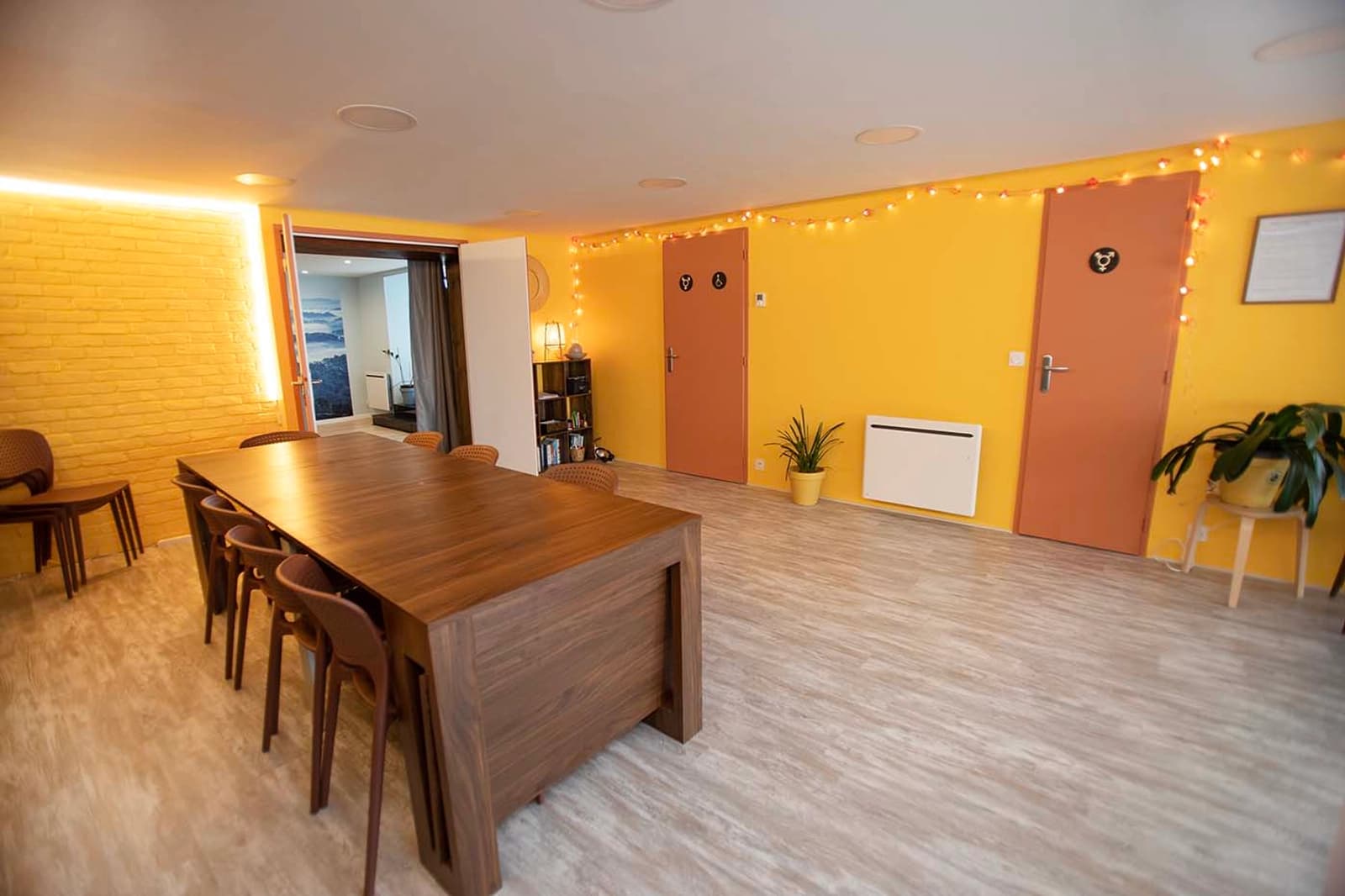 Salle de réunion dans Le Repère: un espace pour des rencontres conviviales - 1