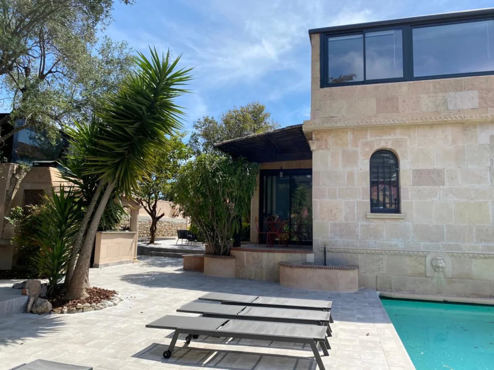 Salle de réunion dans Cannes centre: villa de prestige aux prestations luxueuses - 1