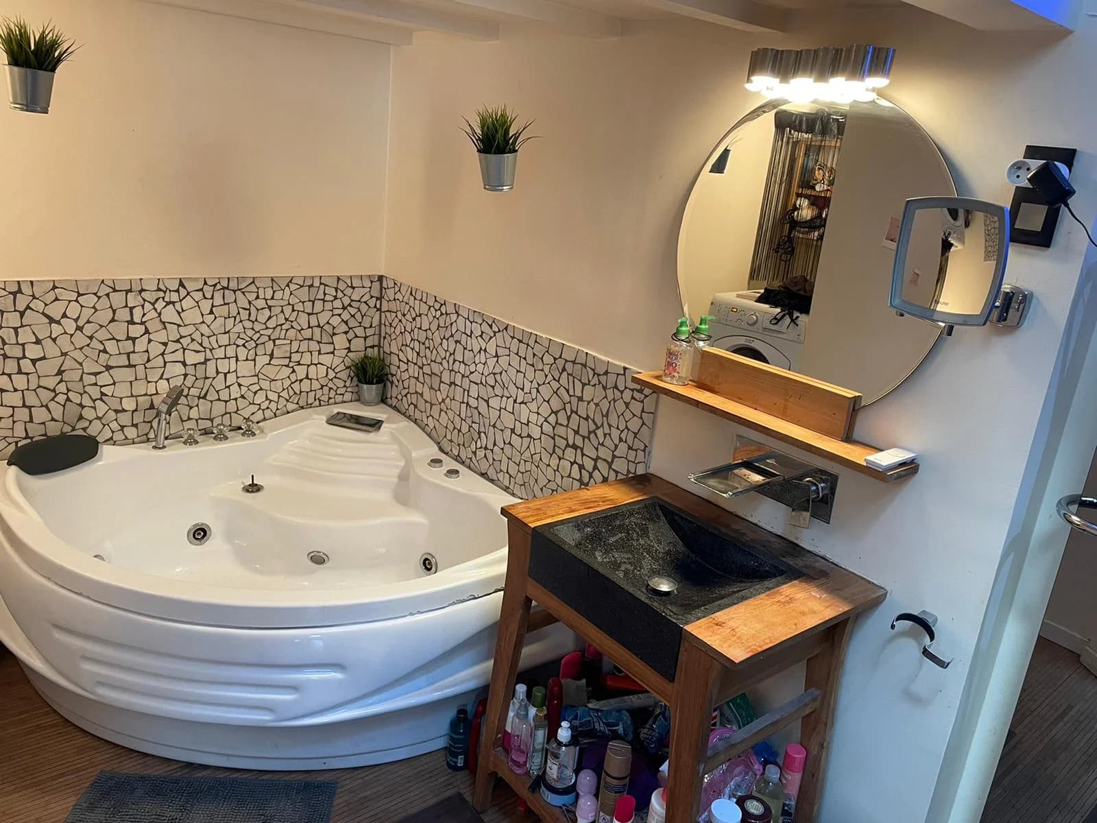 Bathroom in Industrial triplex loft, former post office - 1