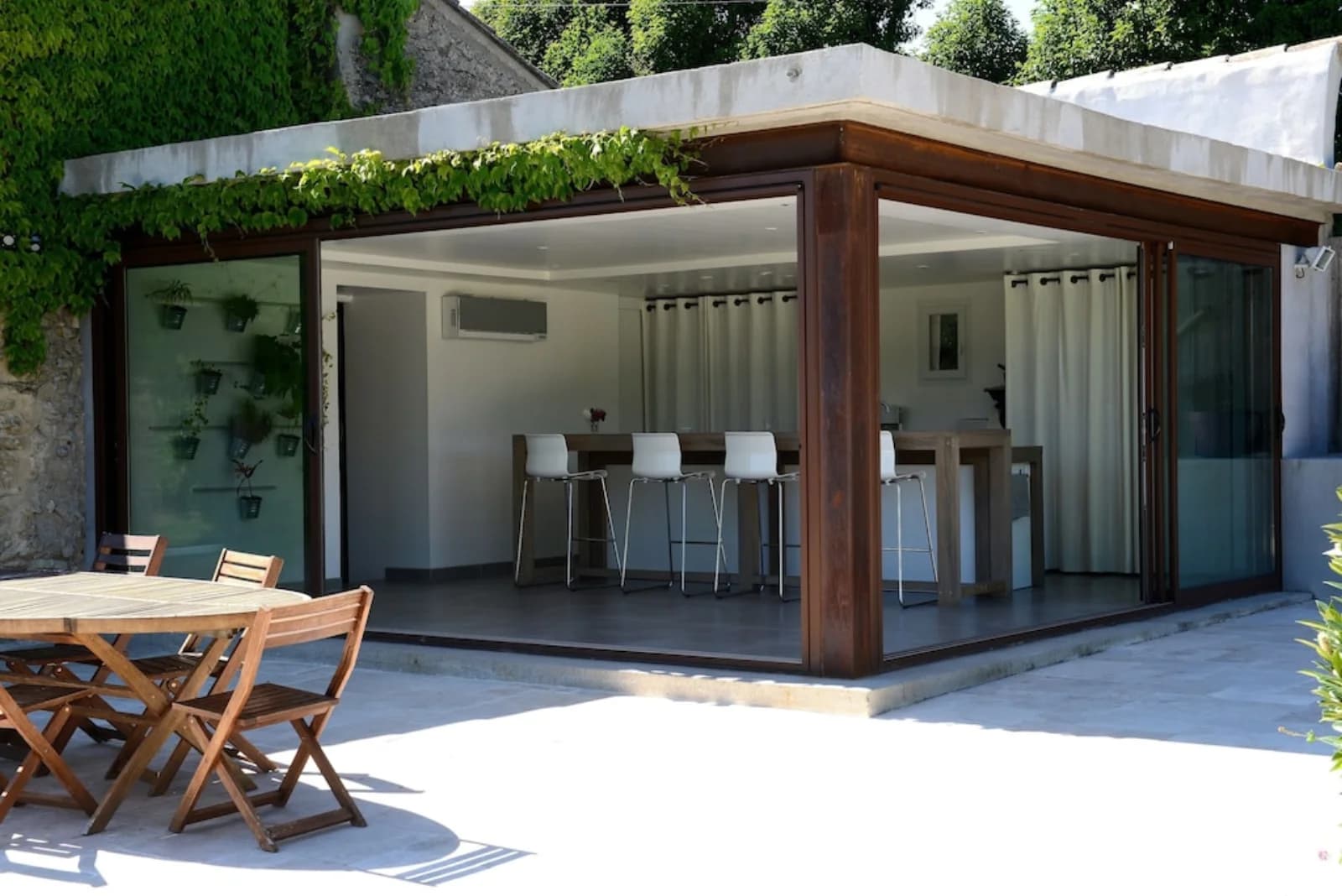 Mas provençal avec piscine et vue sur le Luberon