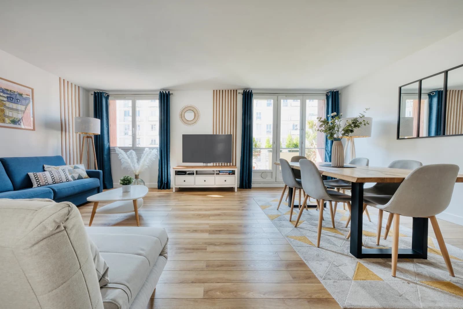 Space Bright, modern apartment with private balcony - 1