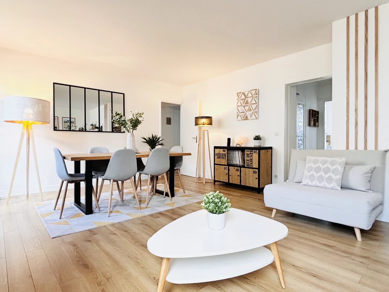 Space Bright, modern apartment with private balcony - 4