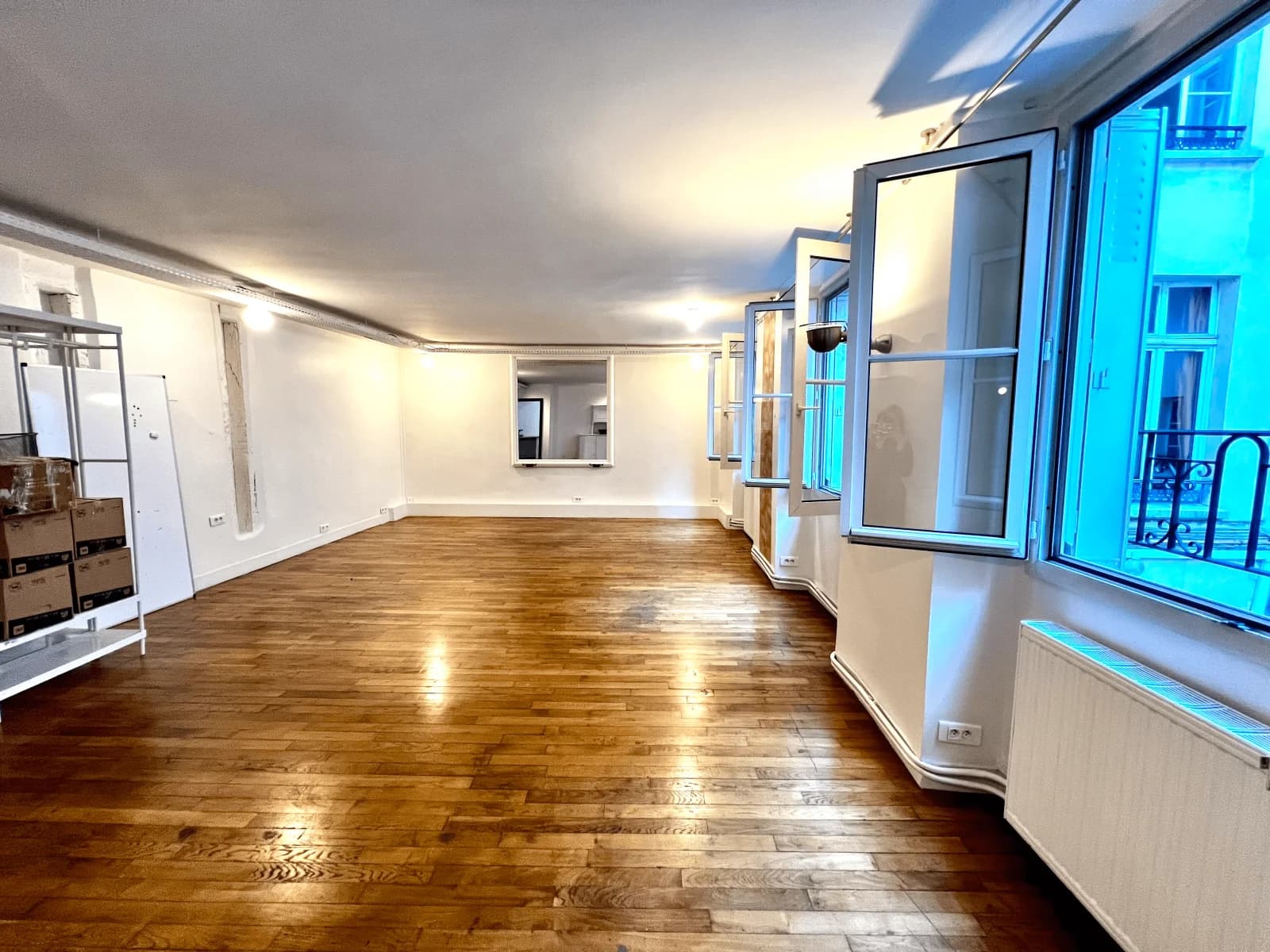 Space Sleek, modern, bright loft space on rue Montorgueil - 4