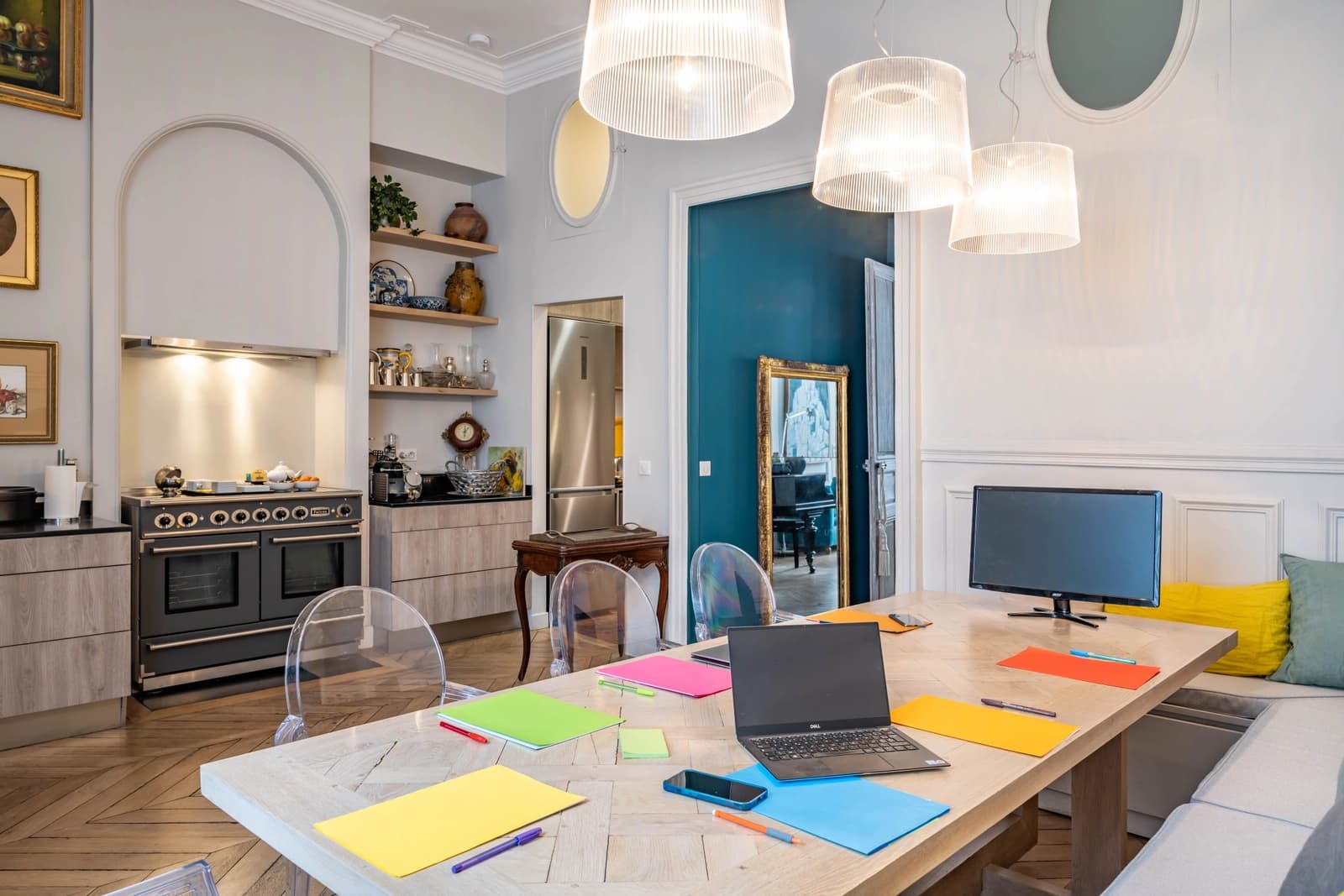 Salle de réunion dans Superbe appartement niché au coeur de l'Ile Saint-Louis - 1