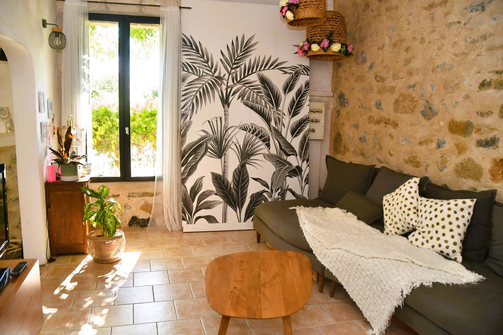 Maison charmante avec extérieur arboré