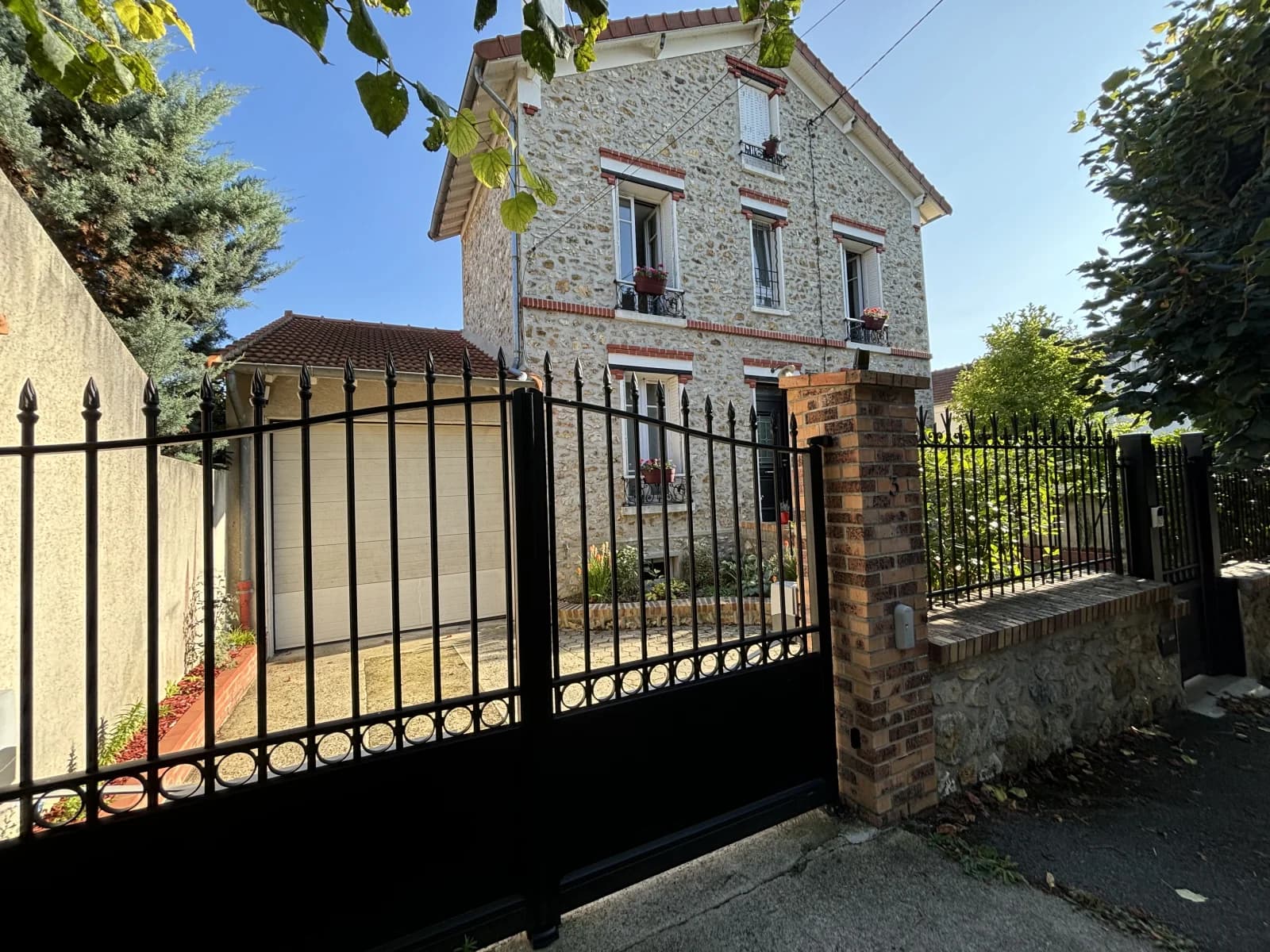 Espace Maison avec jardin paisible à Champs-sur-Marne - 0