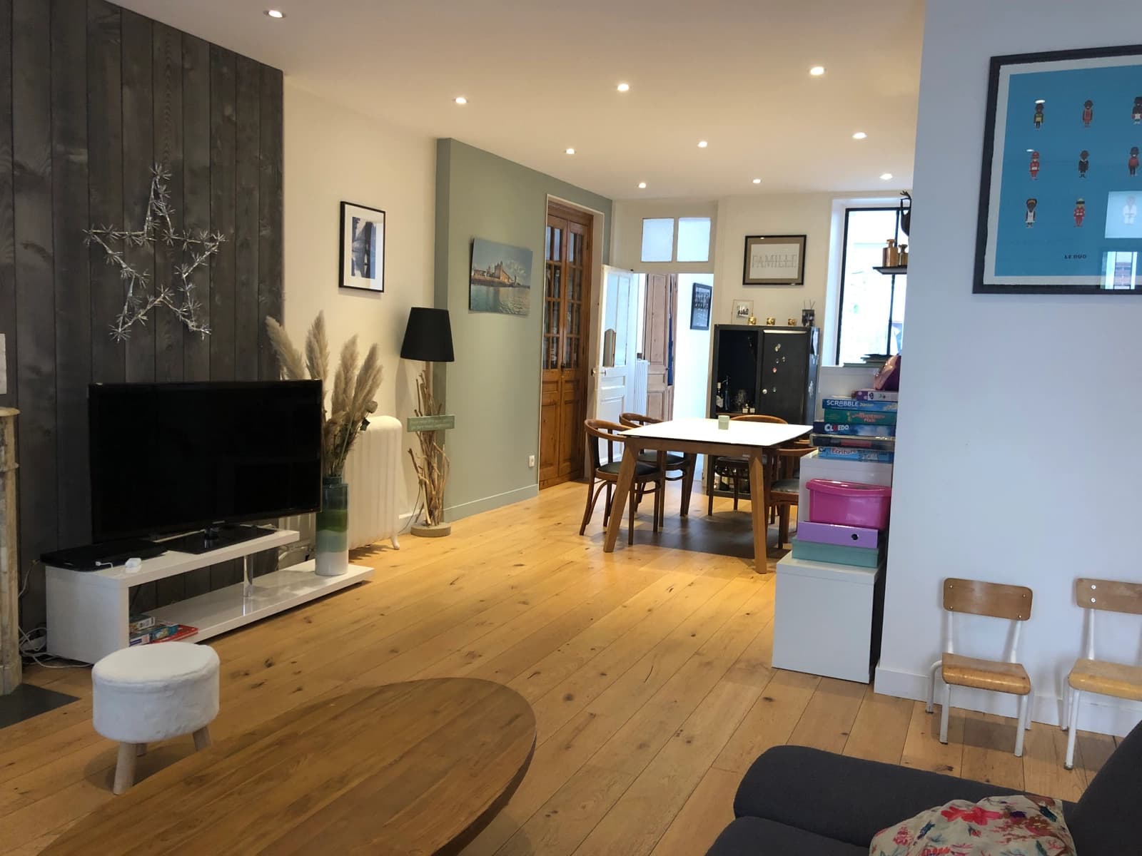 Salon dans Cherbourg centre: superbe demeure au cachet local - 1