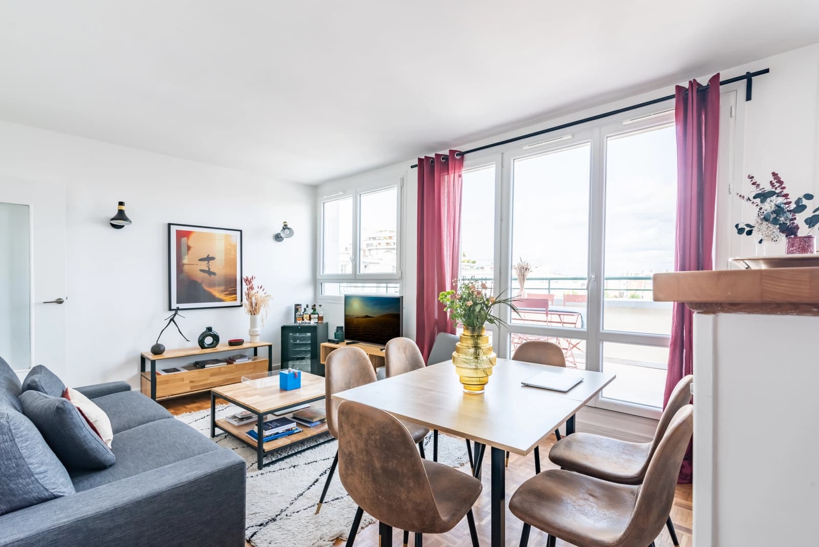 Espace Appartement avec une terrasse offrant une vue dégagée - 0