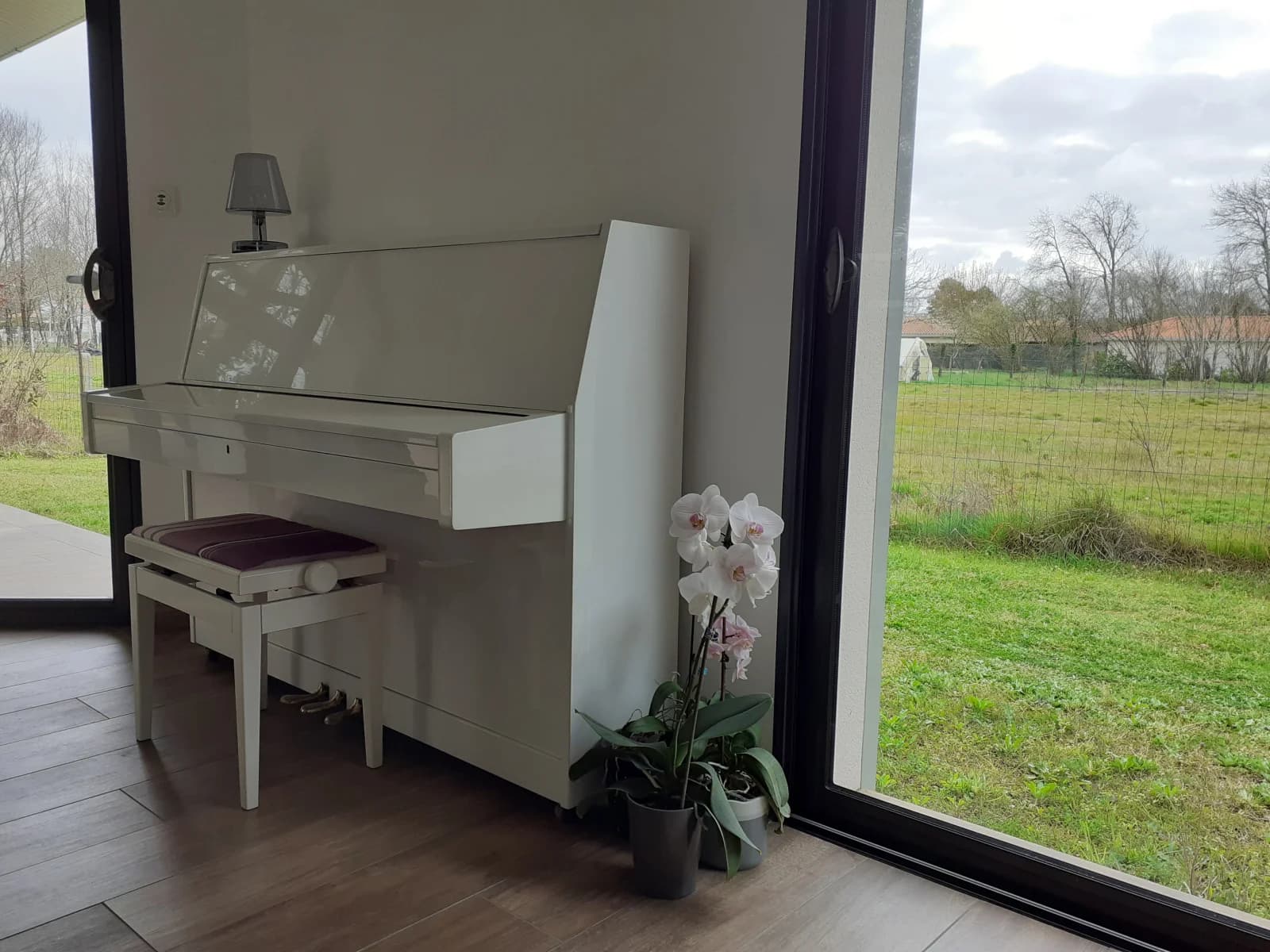 Space Bright, functional workspace - 2