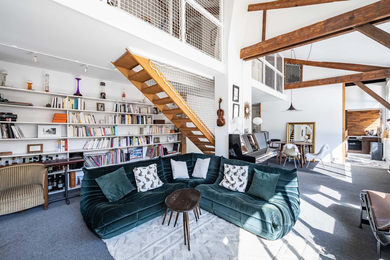 Living room in Artist's studio in tree-lined cul-de-sac - 0