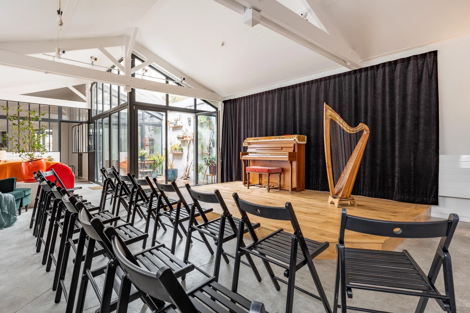 Meeting room in Elegant loft in artist's house - 1