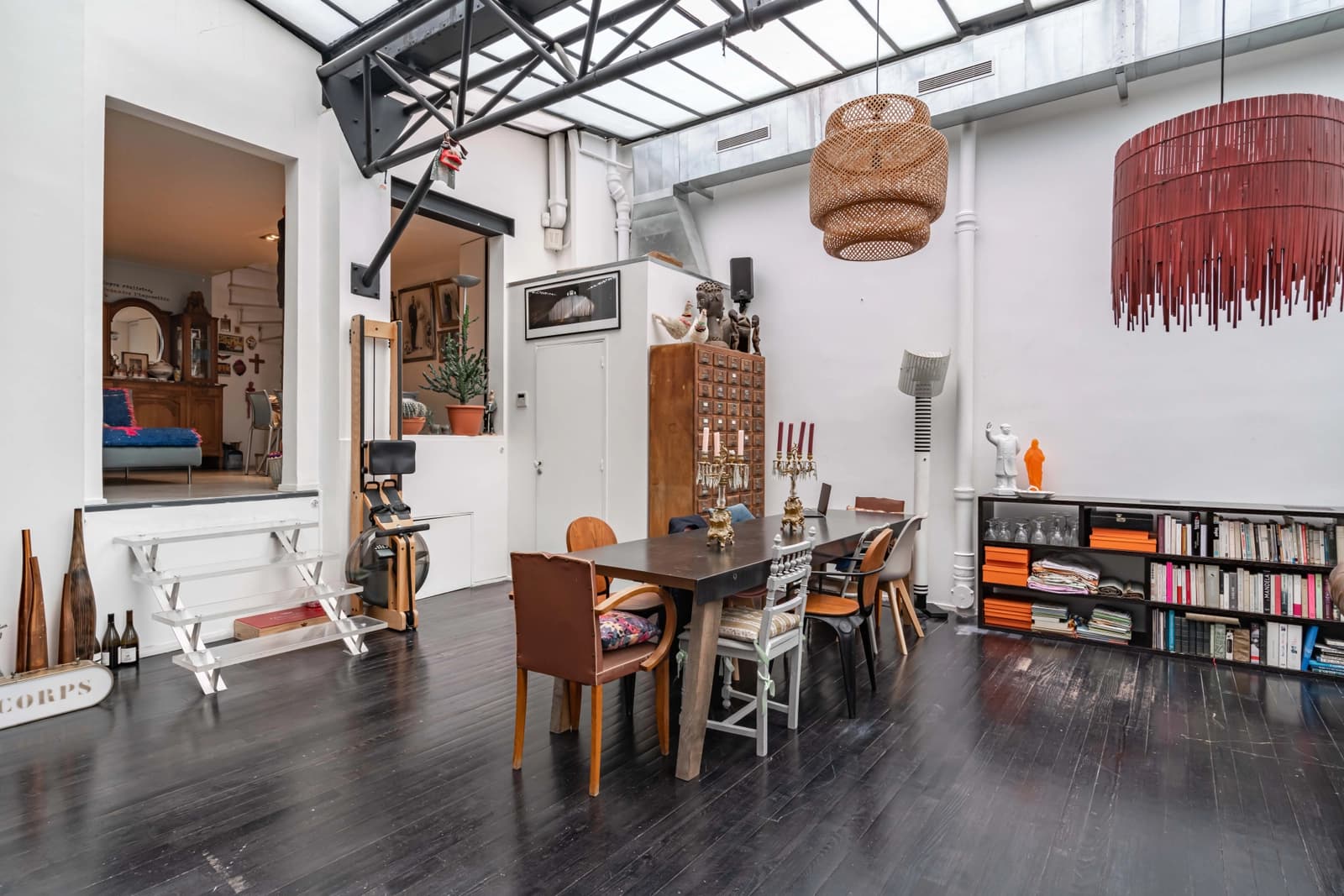 Meeting room in Loft in the heart of Montmartre in a wooded courtyard - 1