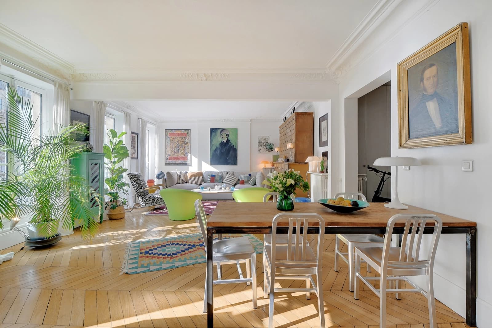 Salle de réunion dans Appartement parisien typique à la décoration bohème - 1