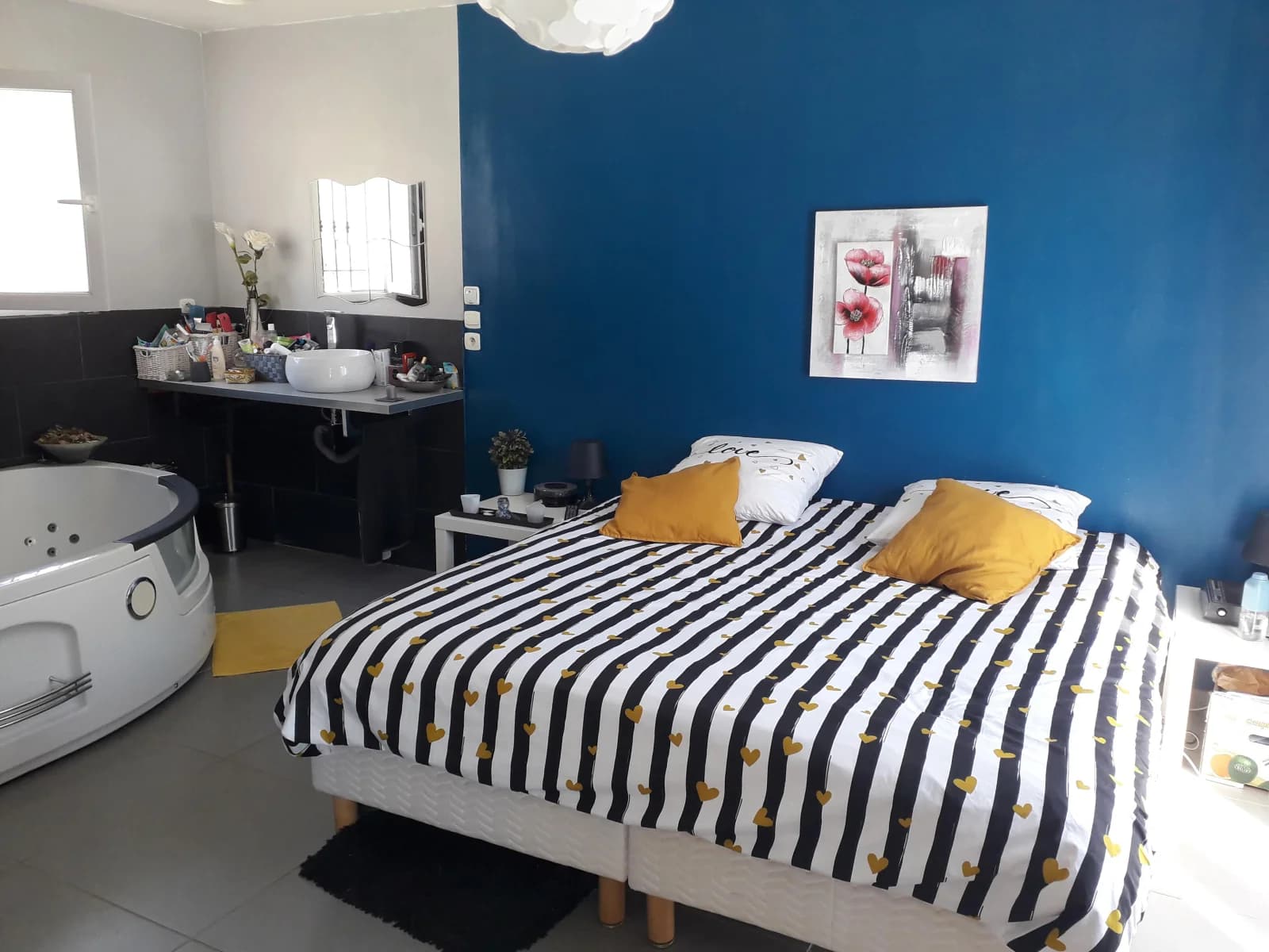 Bedroom in Contemporary house with pool - 1