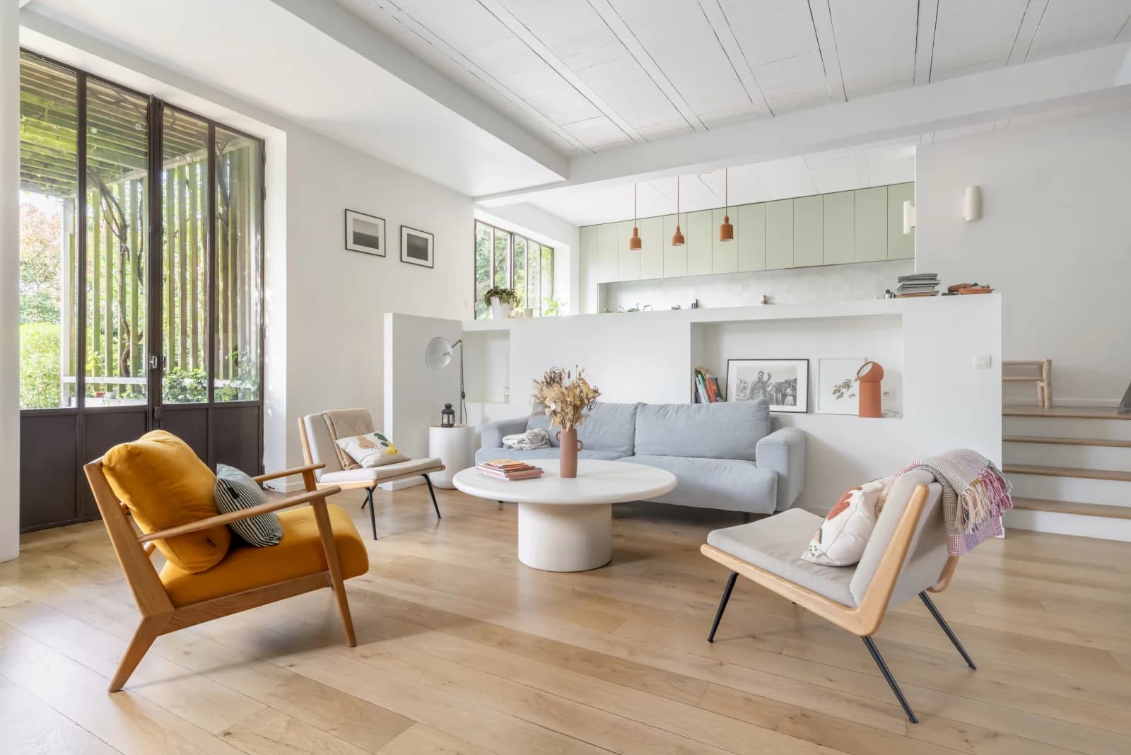 Space Renovated architect-designed house with large garden - 1