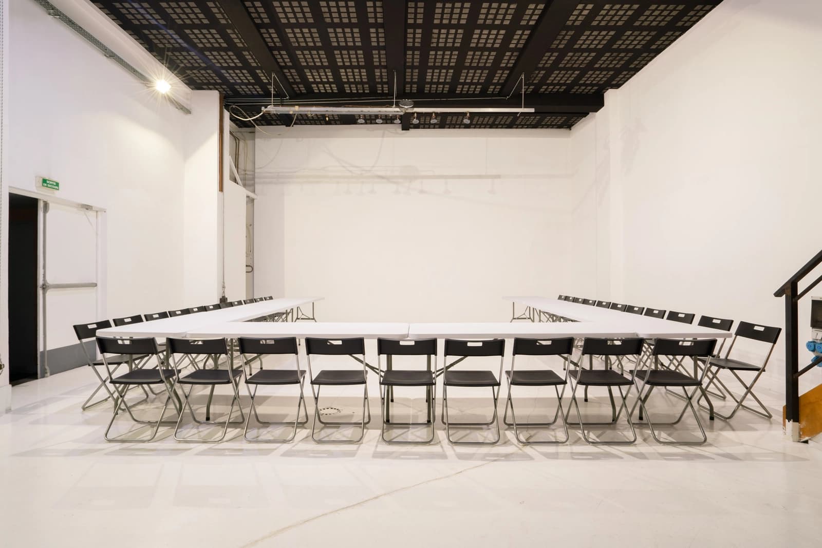 Meeting room in Very functional studio space - 1