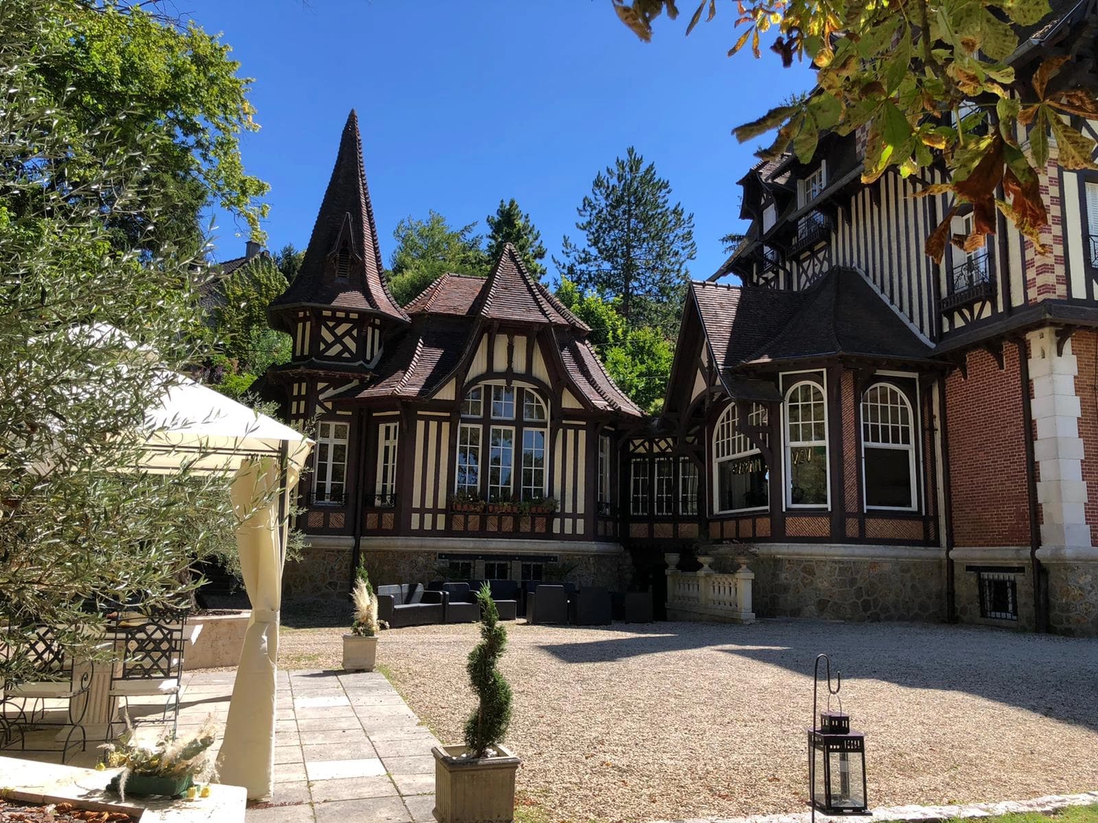 Meeting room in Large, light-filled manor house surrounded by greenery - 1