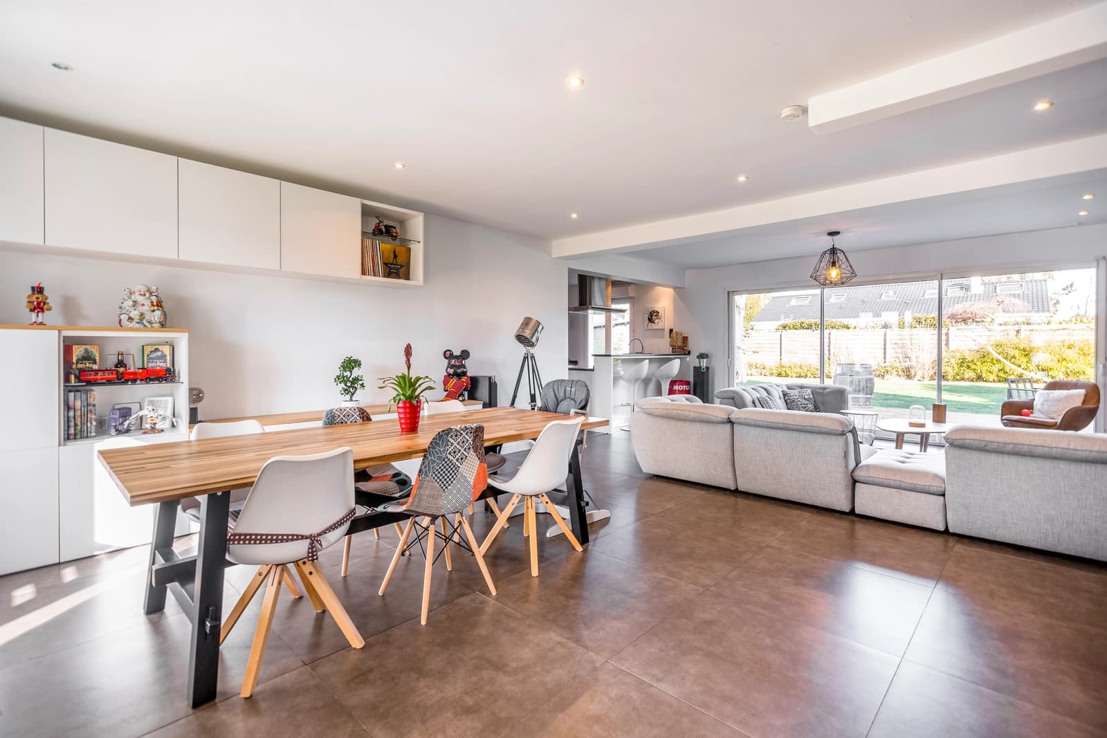 Salle de réunion dans Maison dans résidence américaine avec pergola ombragée - 0