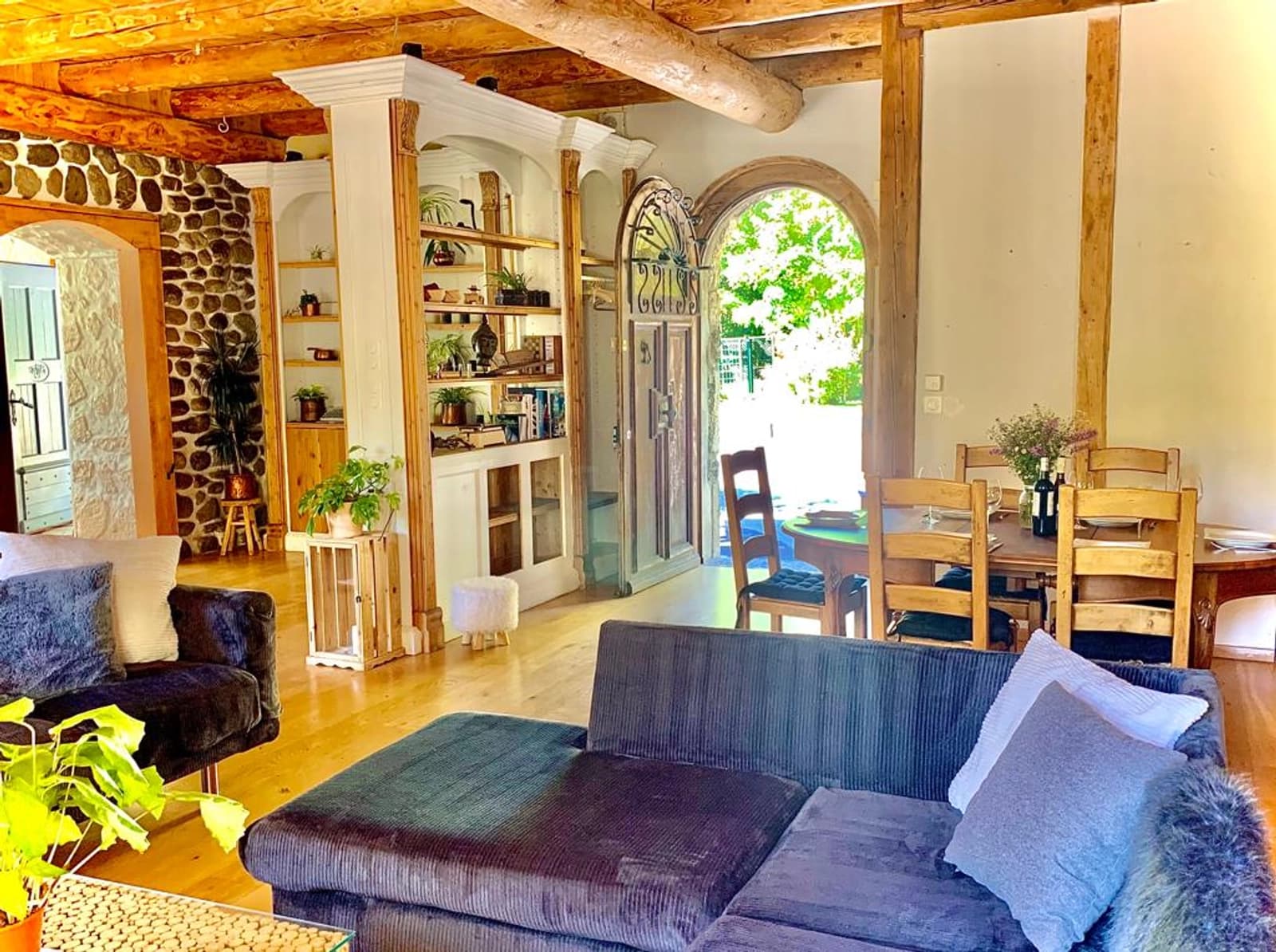 Living room in Atypical villa swimming pool river nature - 1