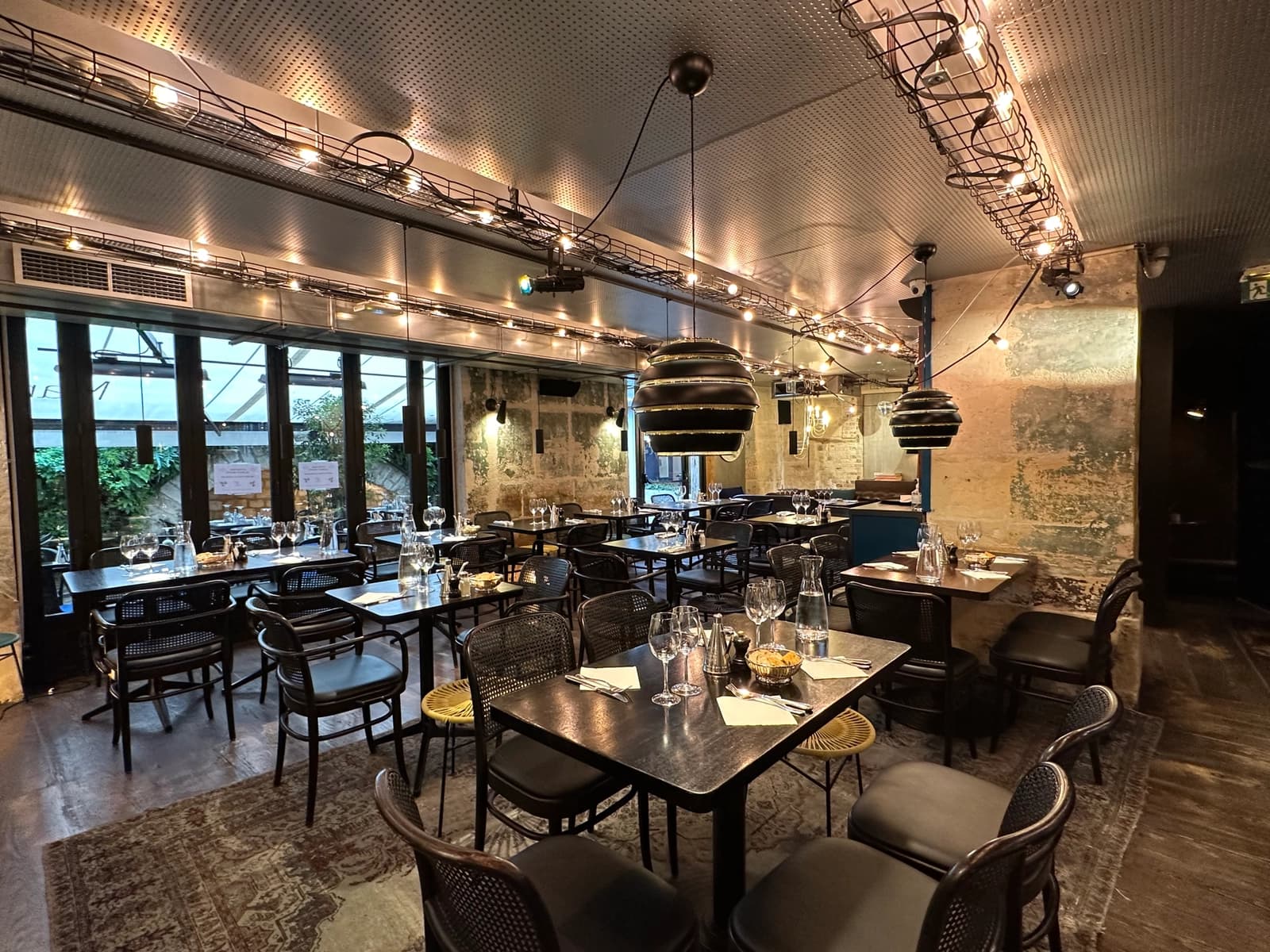 Salle de réunion dans St-Germain: cocon discret avec sa terrasse verdoyante - 1