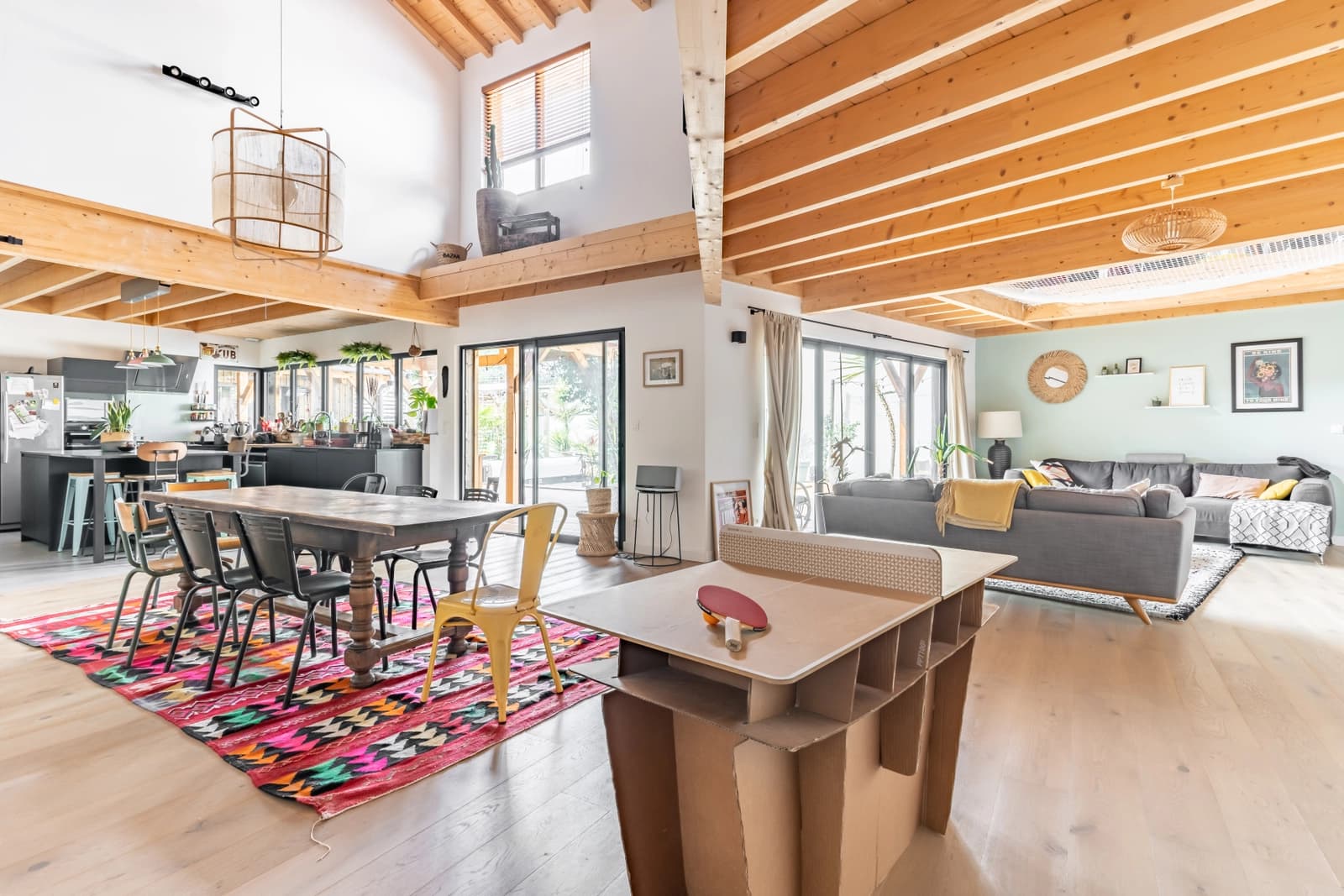 Kitchen in Wooden house in the heart of the city - 1