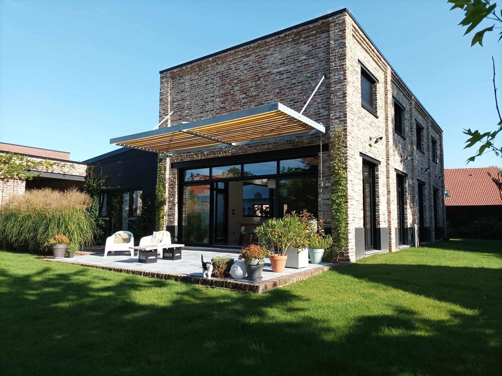 Meeting room in Quiet, bright house with glass roof - 1