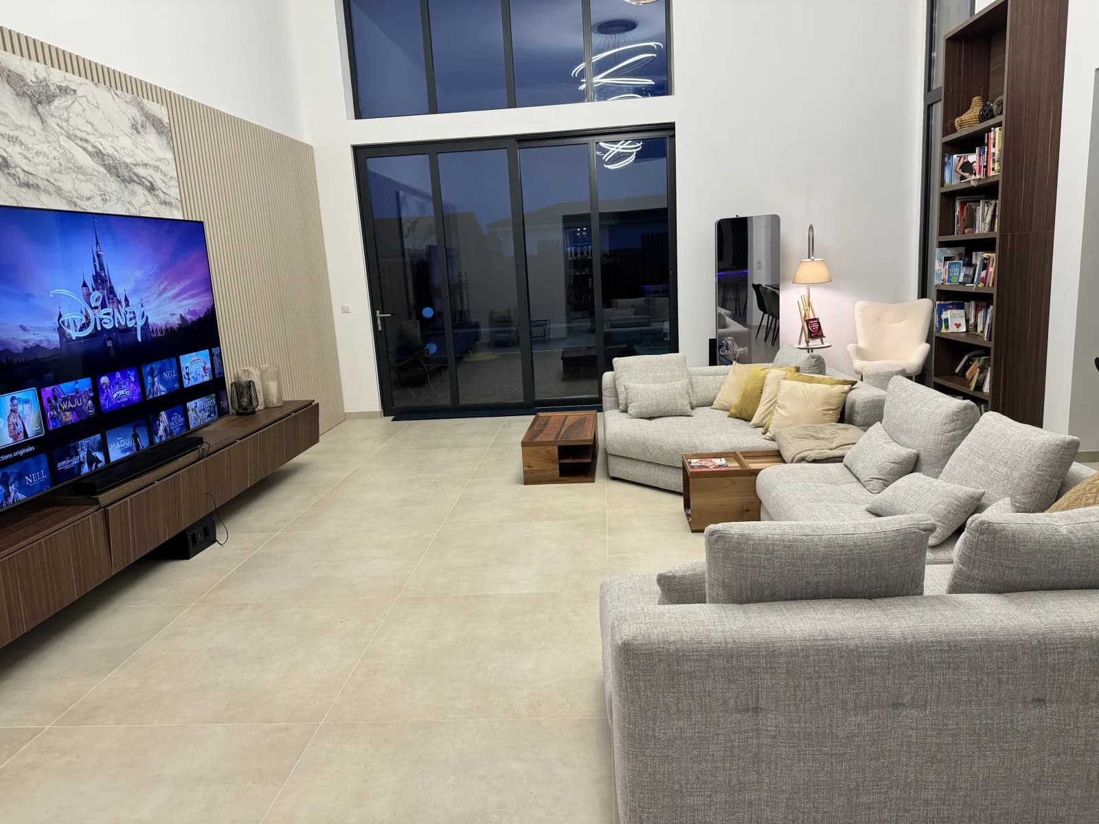Espace Villa avec piscine et grands volumes - 1