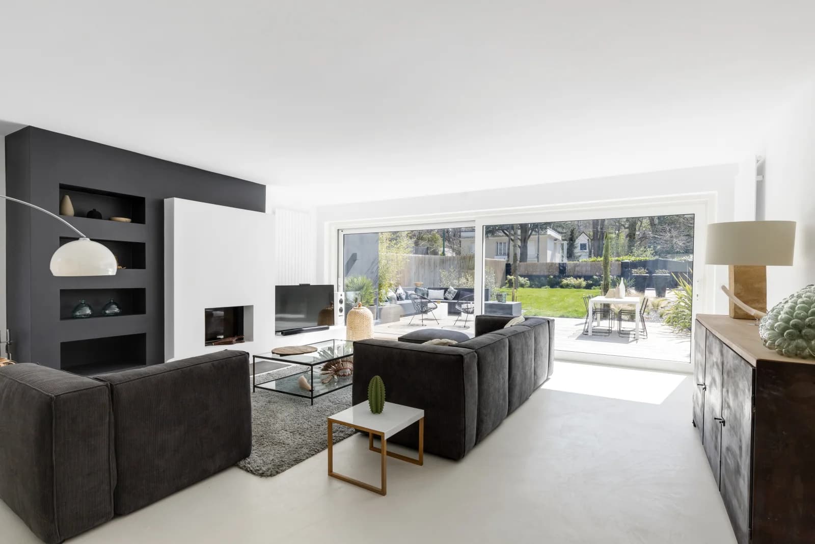 Salon dans Charme des années 50 pour cette maison avec piscine - 0