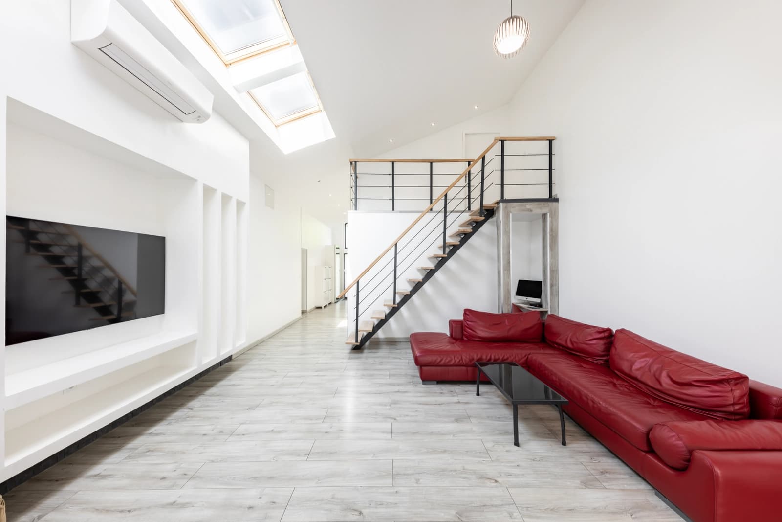 Salon dans Le Loft Champêtre: une alliance de nature et de design - 1