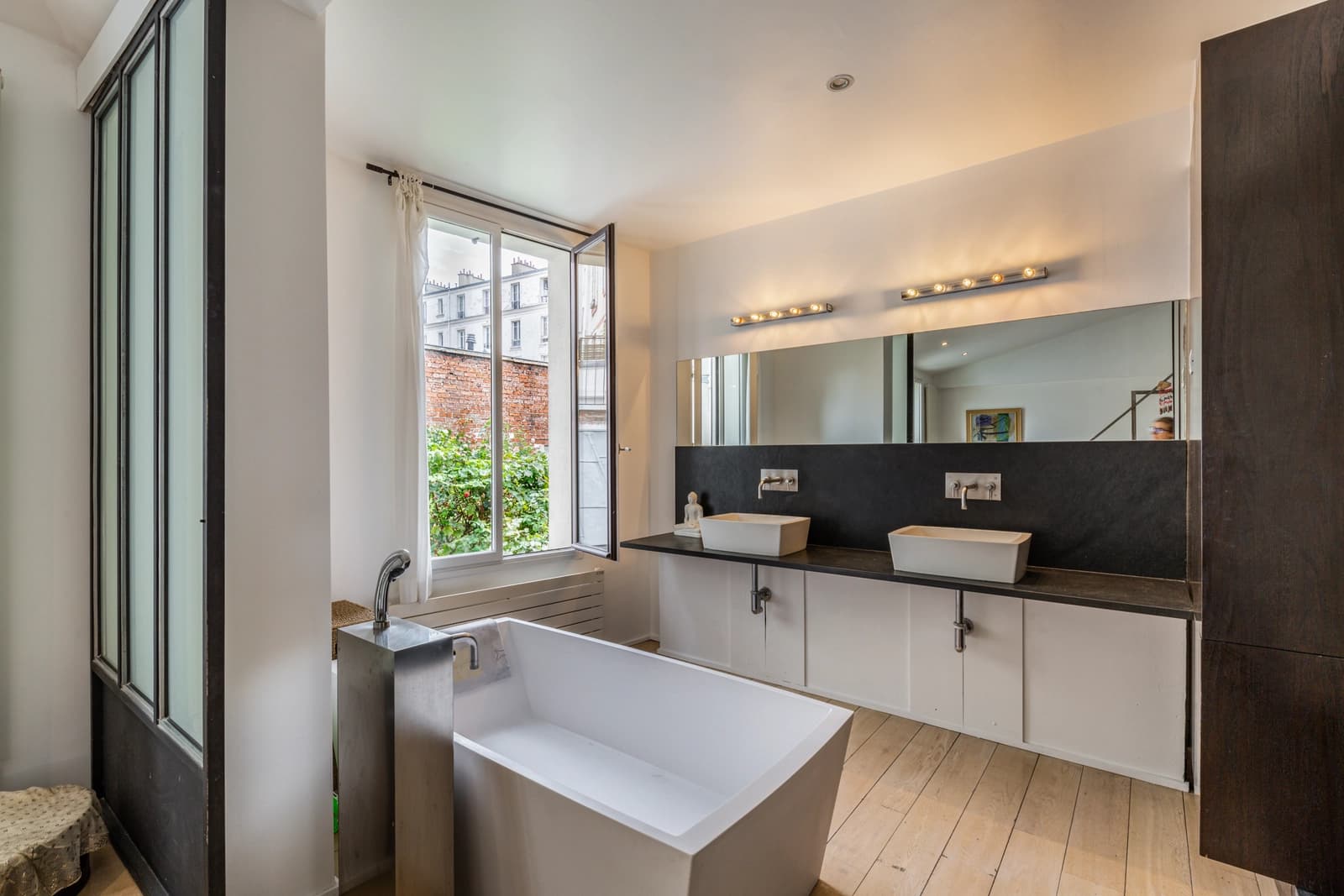 Bathroom in An architect-designed house with terrace in Paris - 1