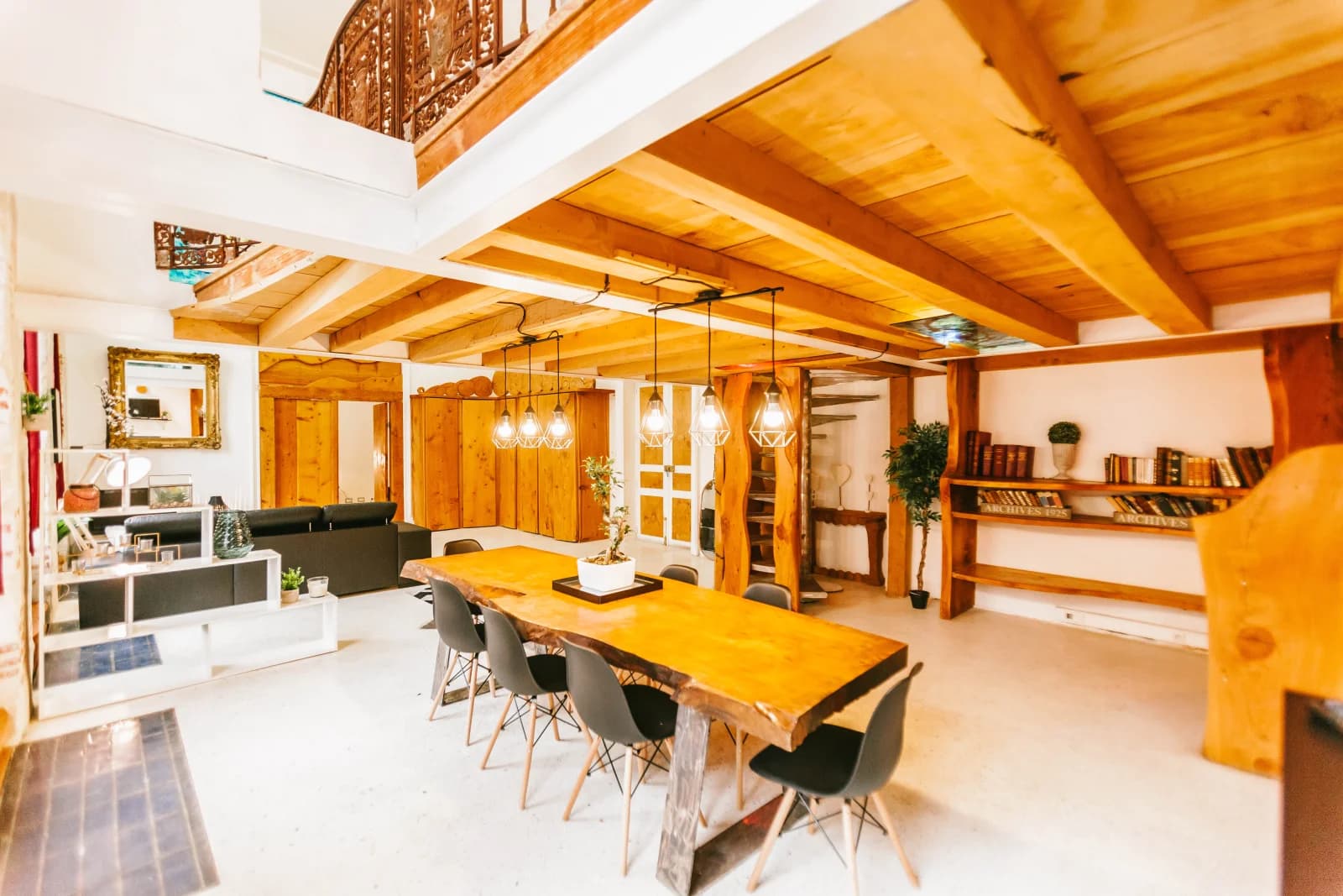 Salle de réunion dans Grand appartement à la fois chaleureux et très lumineux - 0