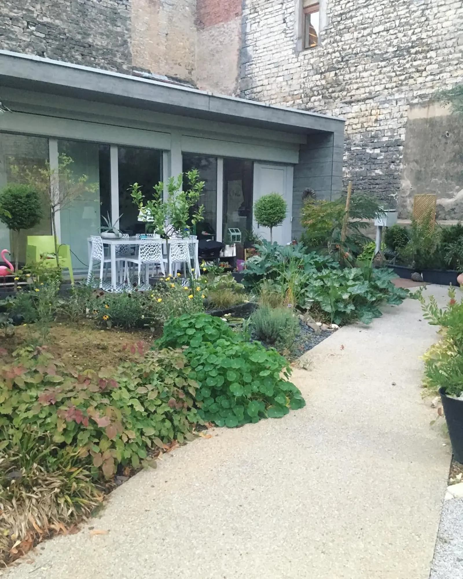 Meeting room in Charming little apartment in a quiet area near Besançon - 1