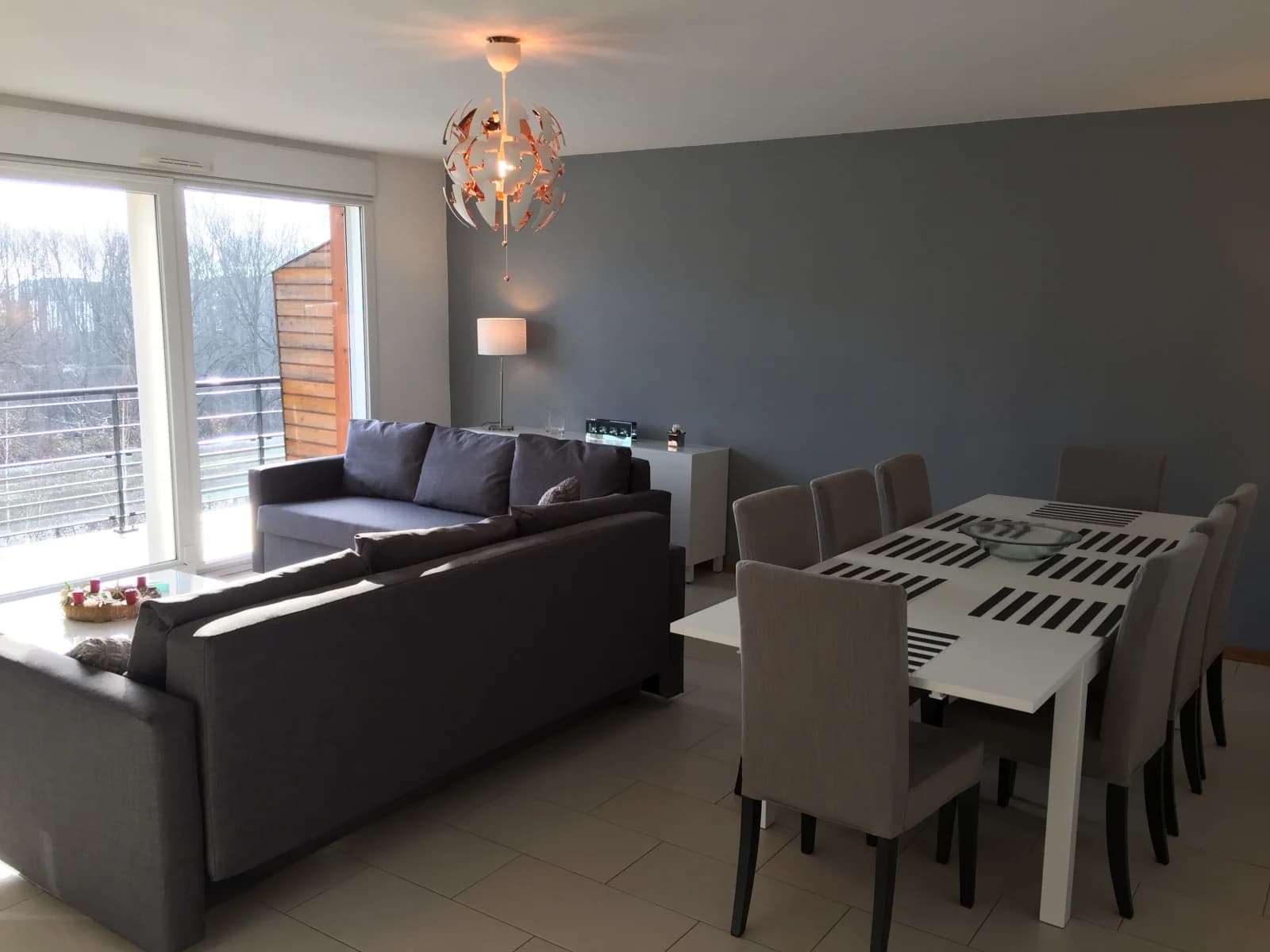 Living room in Spacious, modern apartment with every comfort - 1