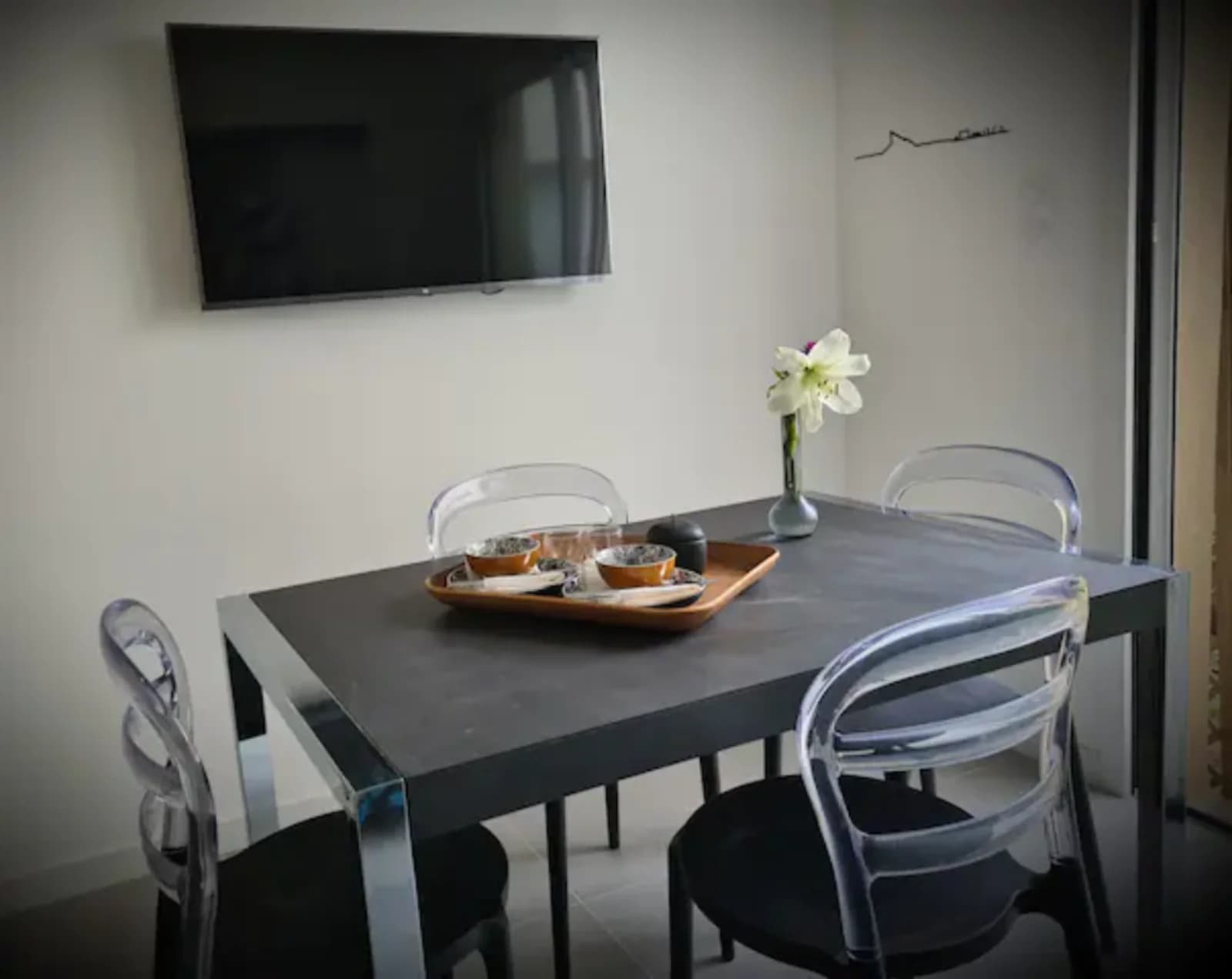 Salle de réunion dans Maison moderne et design à proximité de la mer - 1