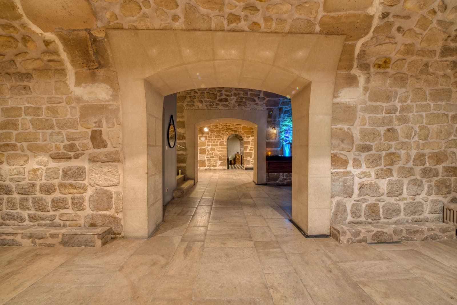 Meeting room in Atypical cellar on the quays of the Seine - 1