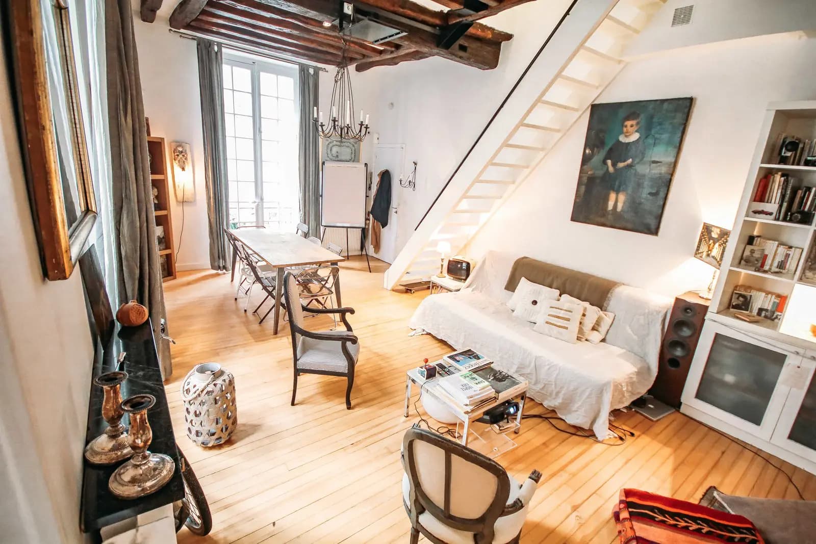 Salon dans Salle élégante et raffinée au coeur du Marais - 1