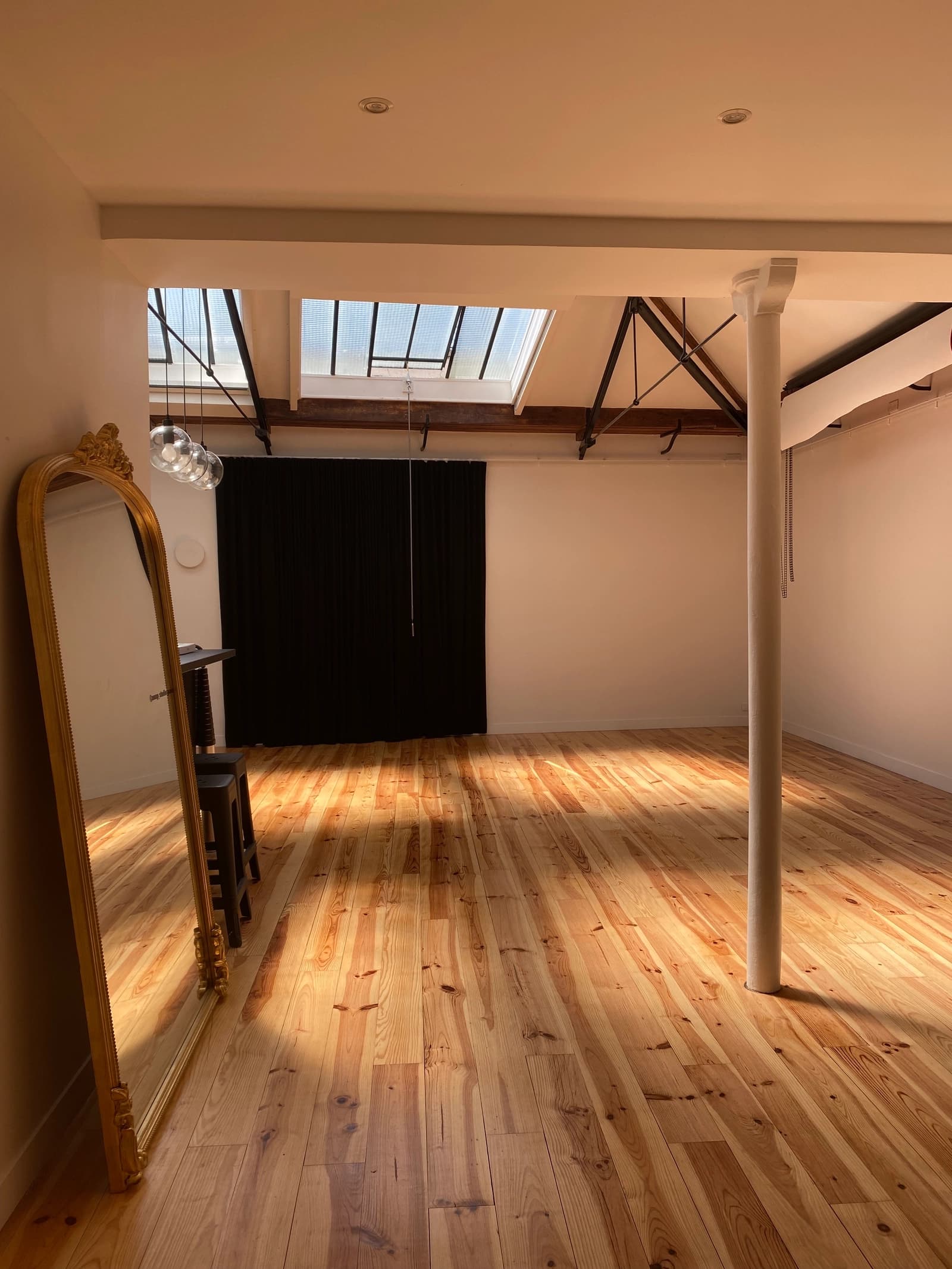 Espace Studio photo et vidéo professionnel en plein Paris - 1